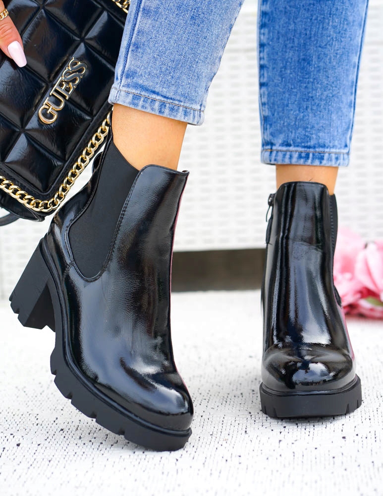 Czarne Lakierowane Botki Blogerki Na Słupku Basic 39 Kolor czarny