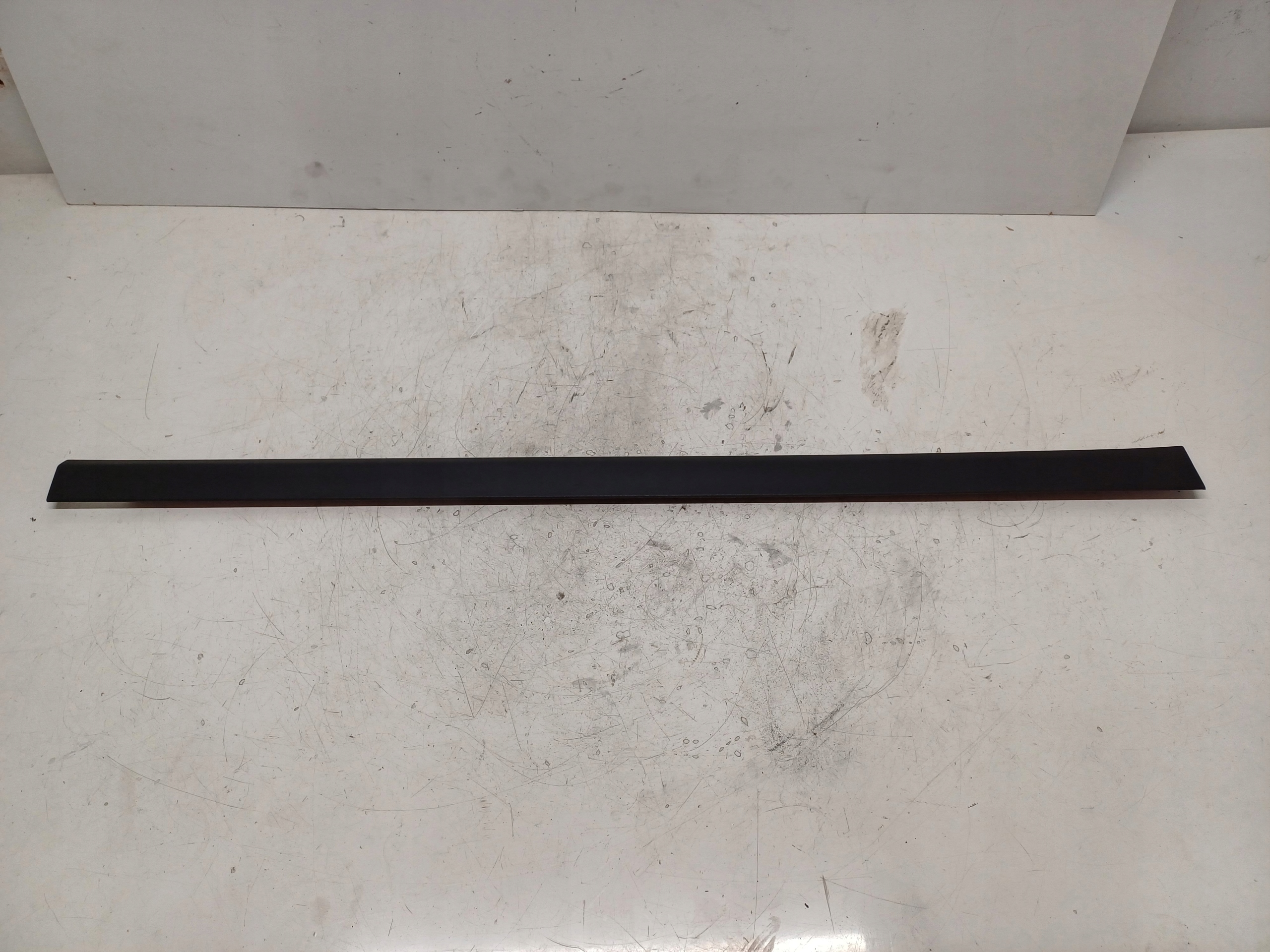 VOLVO V70 XC70 00-07 LISTWA PRAWY PRZÓD 9151912 - NOWA