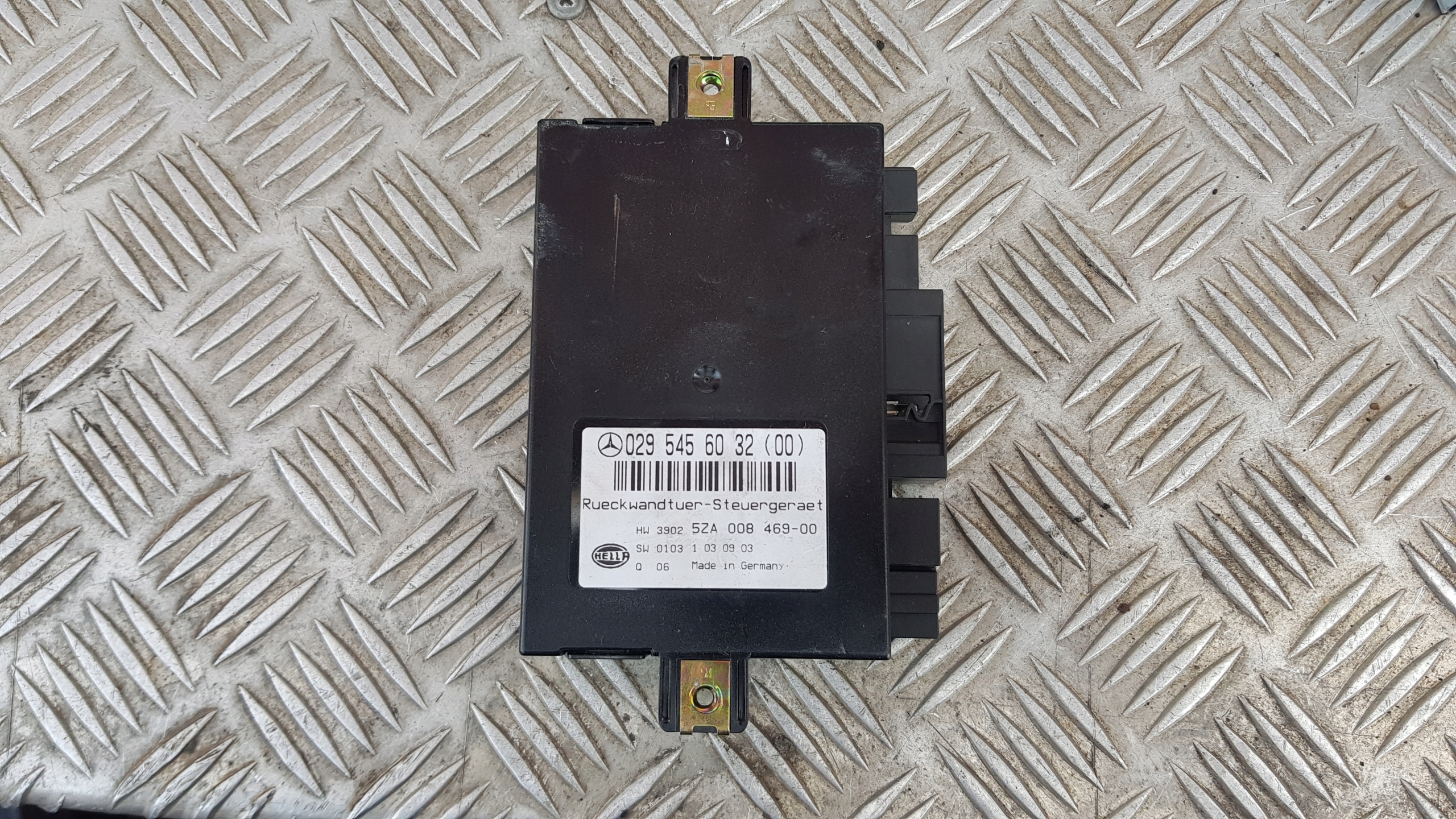 MERCEDES W211 module bonnet control unit A 0295456032