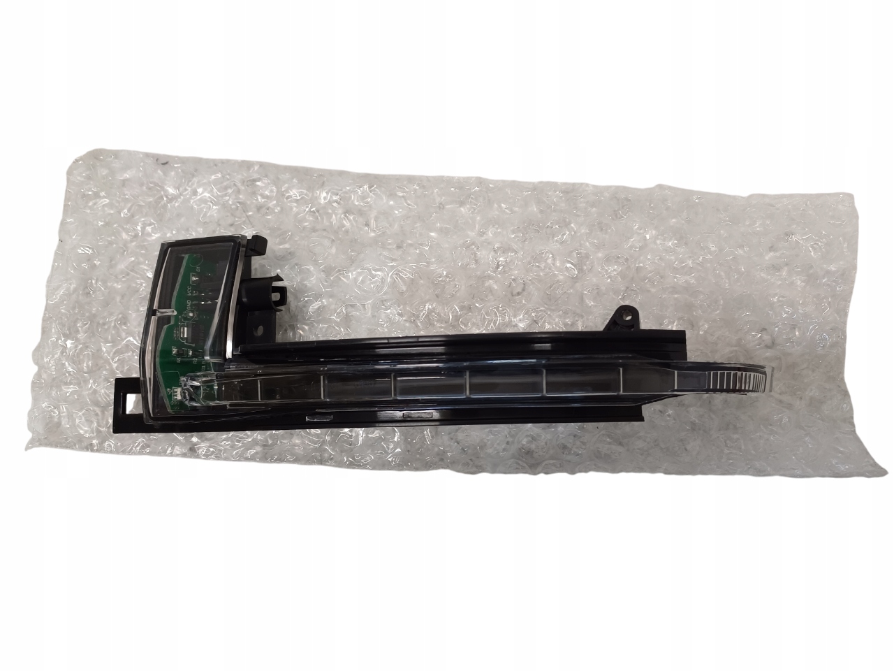 AUDI A6 C6 LIFT 08- KIERUNKOWSKAZ LUSTERKA LEWY