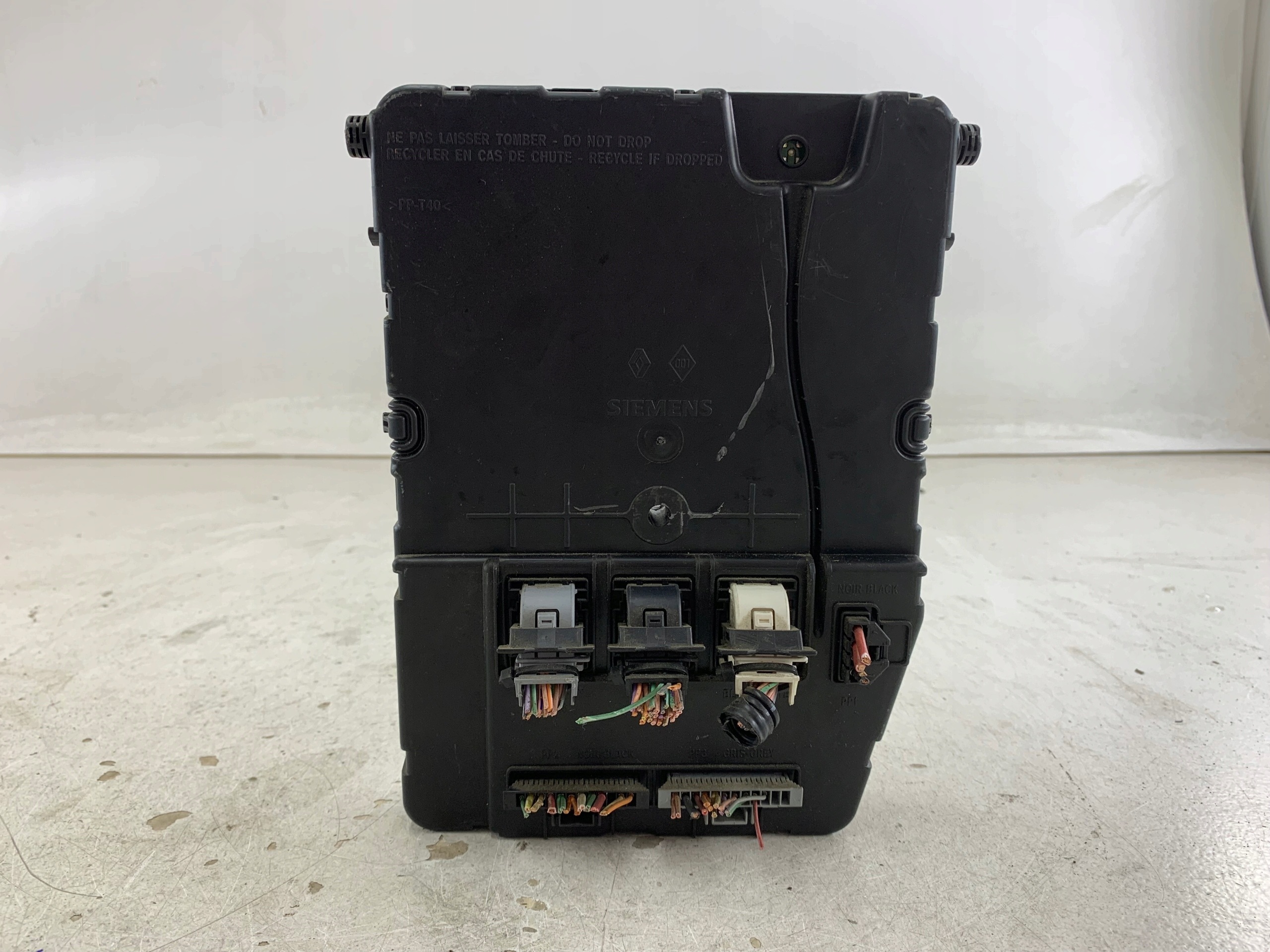 RENAULT MEGANE SCENIC II fuse box 8200606828