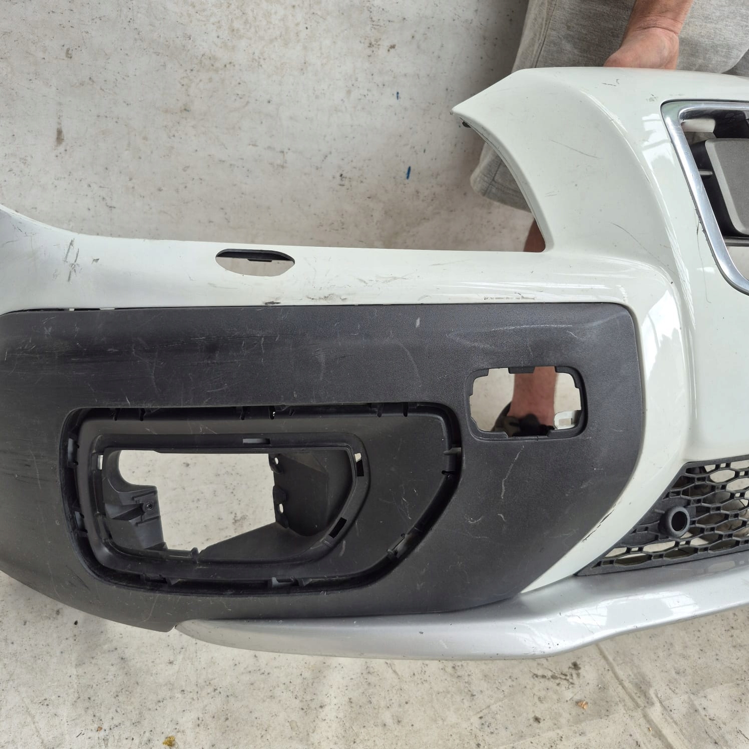 VOLVO XC70 II 07- bumper front front PDC SPR 30678678