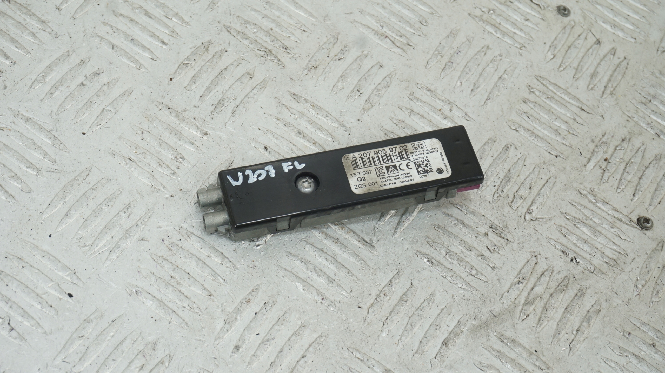 MERCEDES W207 FL Підсилювач антени A2079059702