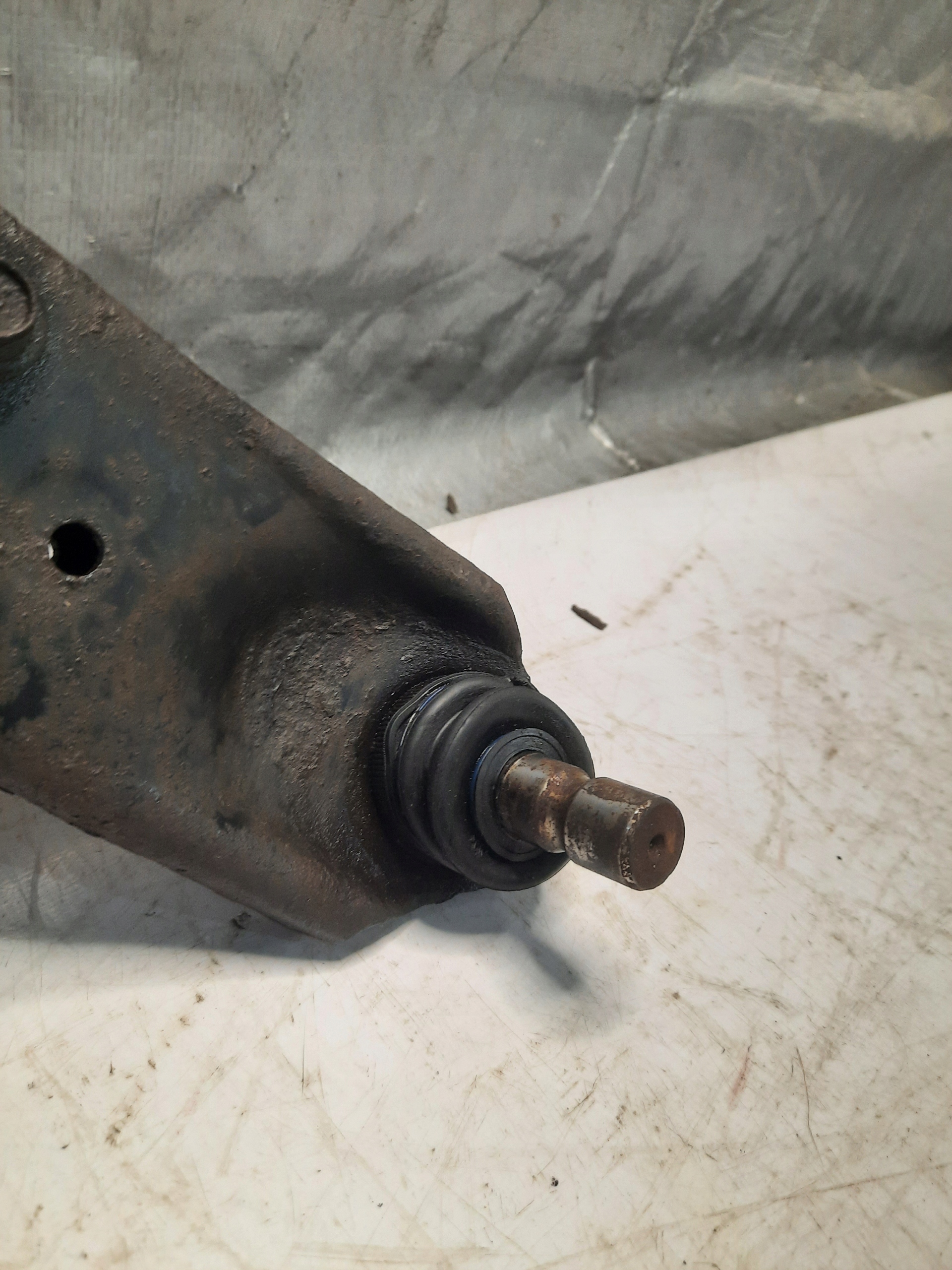Mazda V 5 CR arm right KPL.