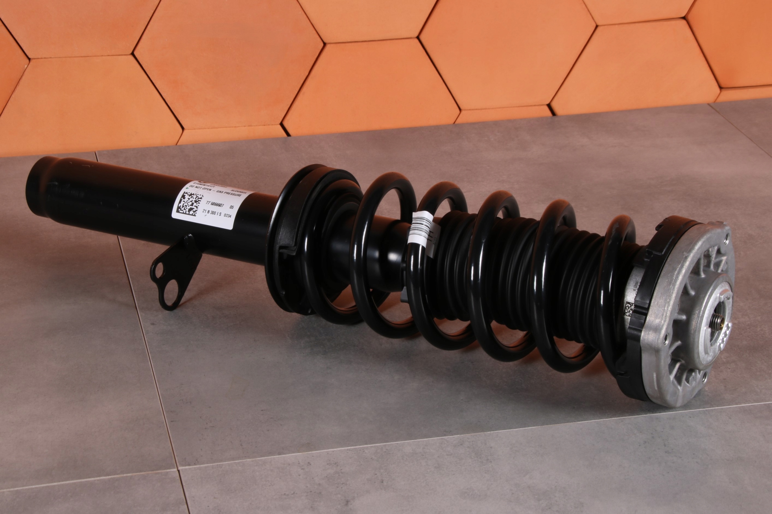 BMW 5 G30 G30 LCI shock absorber left front front XDRIVE 6866607 24 km !!!