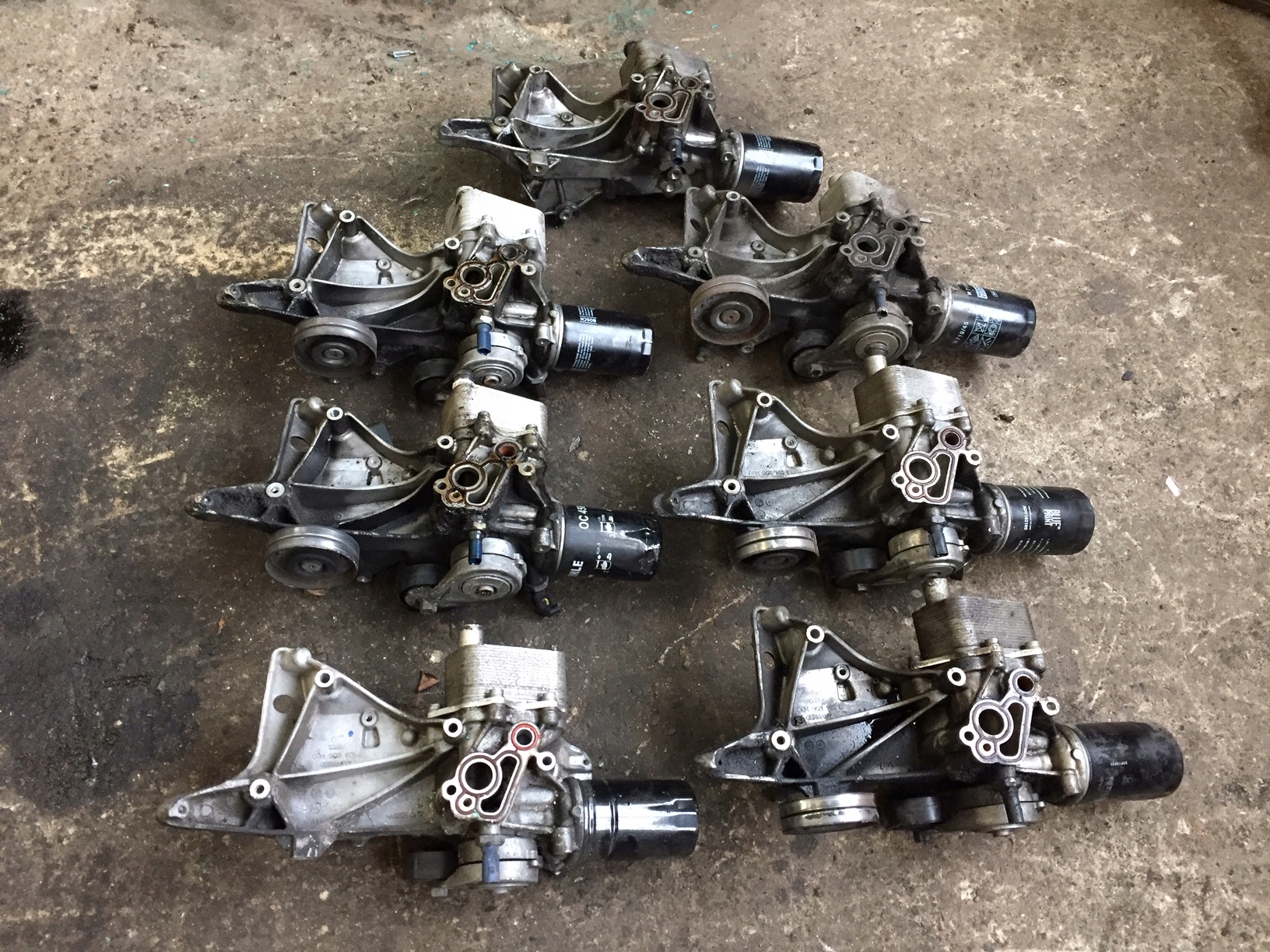 AUDI A4 B8 A5 8T Ölfiltergehäuse 06H903143E