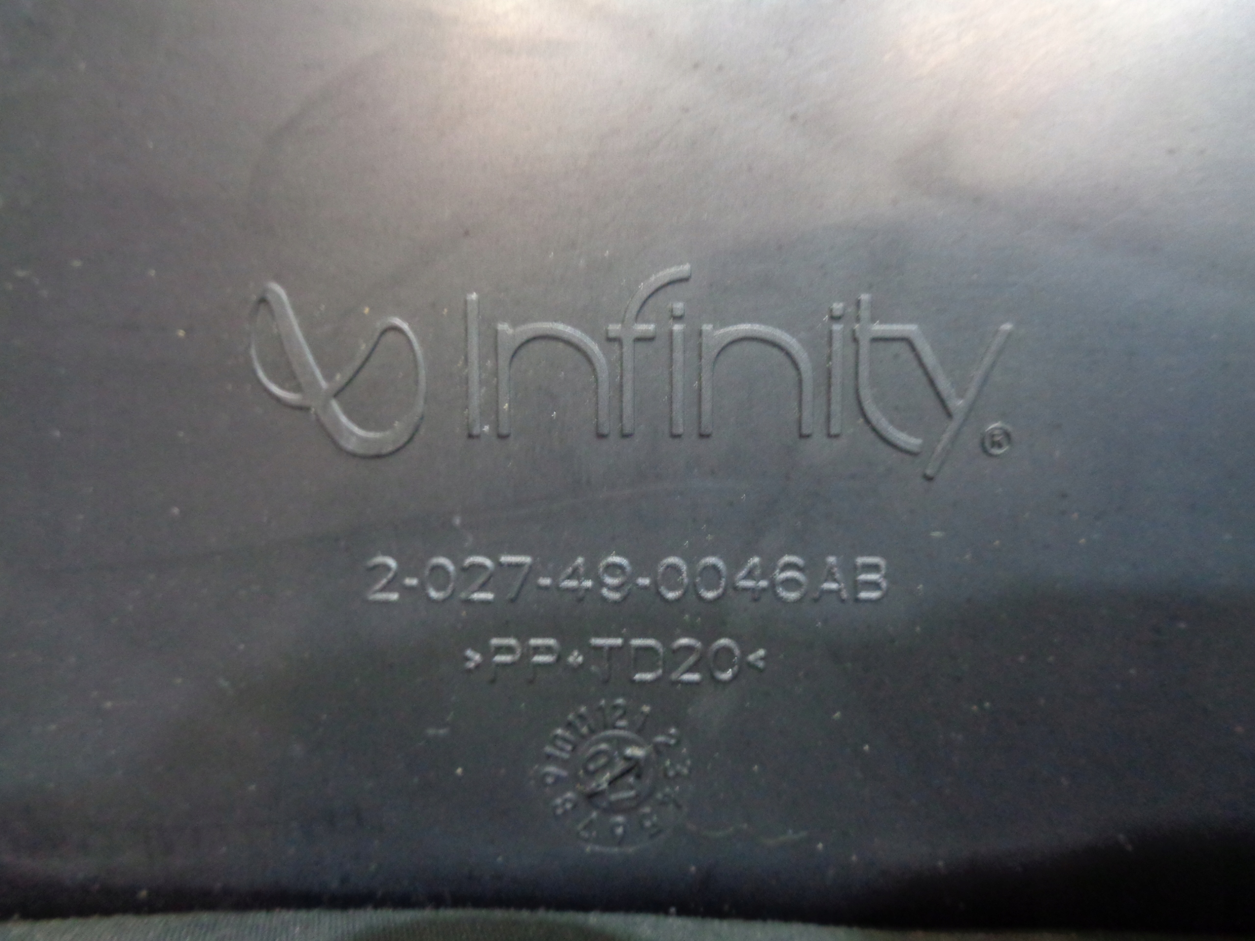 repráky INFINITY zesilovač KOMPLET DODGE NITRO