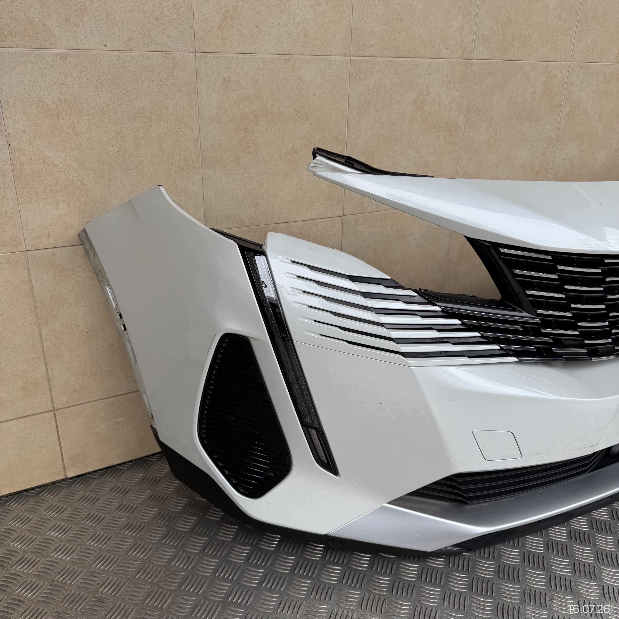 front bumper complete PEUGEOT 5008 II LIFT 2022 ROK 4 PDC