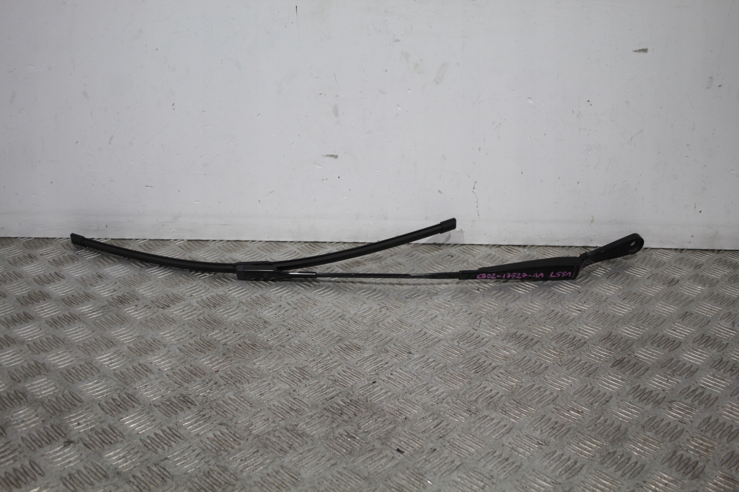 wiper arm left EVOQUE II 2 L551