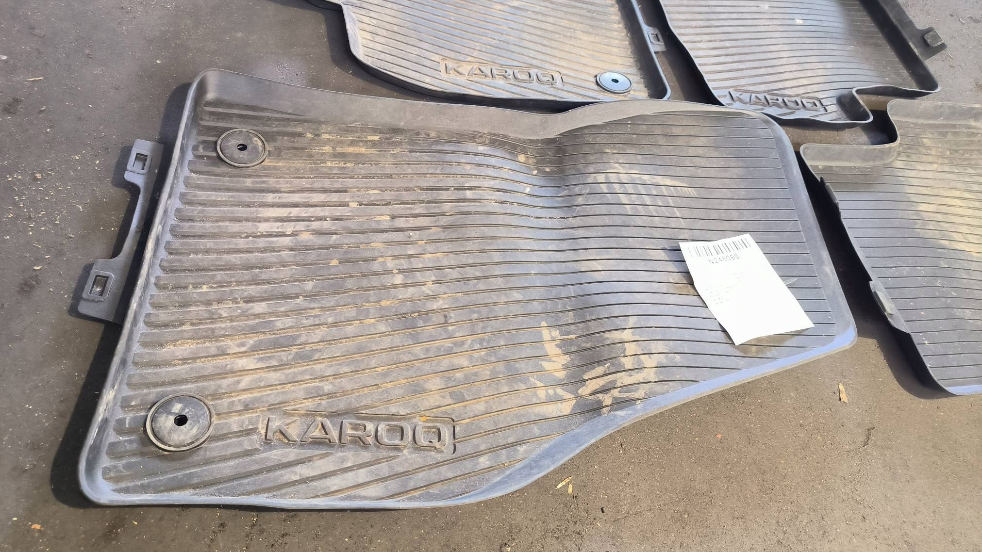 podmetači gumene 57B061502 SKODA KAROQ LIFT