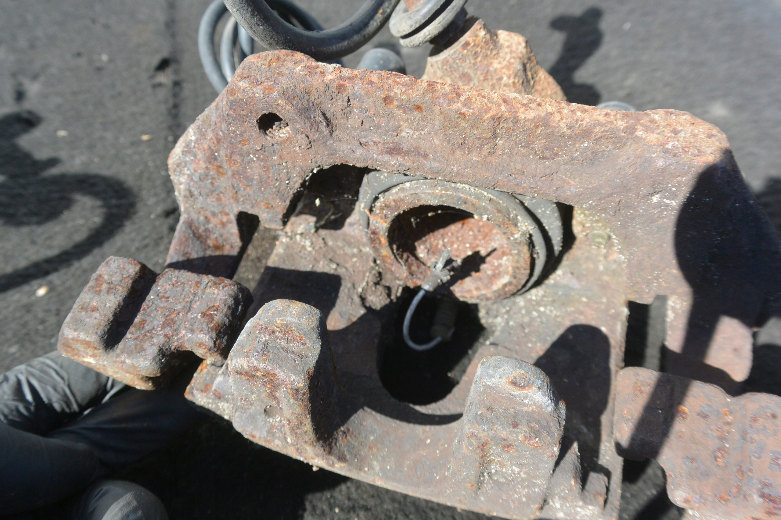 caliper front left right MERCEDES E-KLASA W210 KOMPLET