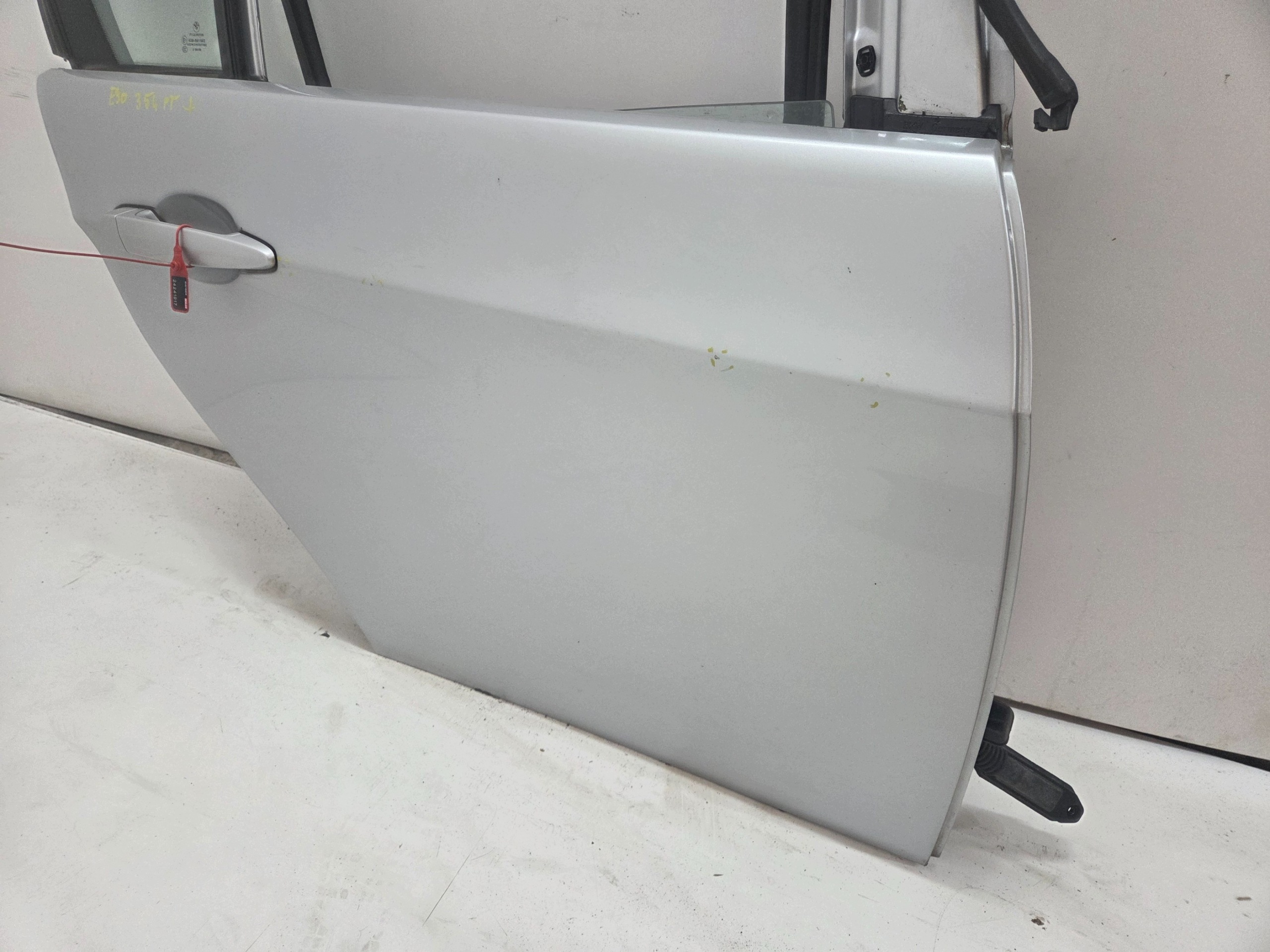 door right rear. BMW E90 TITANSILBER 354/7 OE