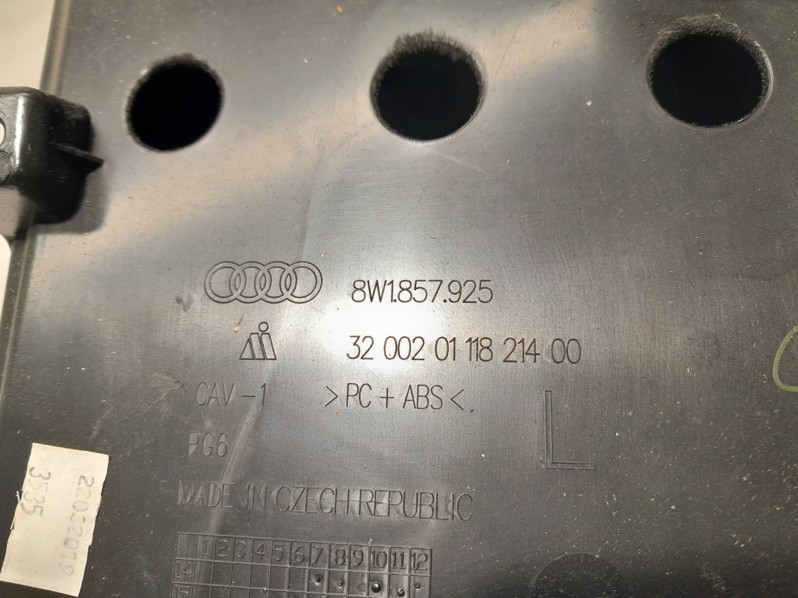 AUDI A4 A5 F5 8W passenger compartment plato driver´s 8W1857925