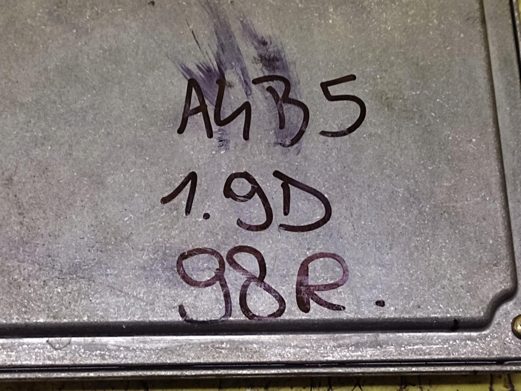 AUDI A4 B5 1.9 TDI control unit of the engine 0281001721