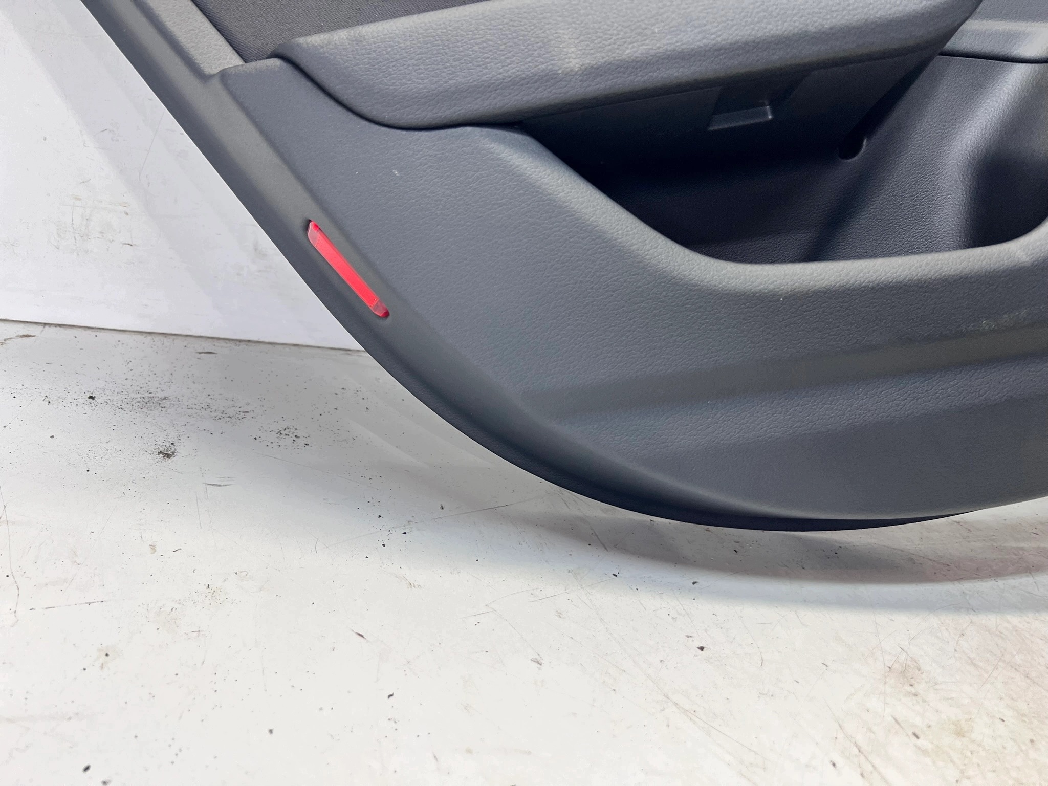 side door left rear part AUDI A6 C8 4K0867305E QQ2