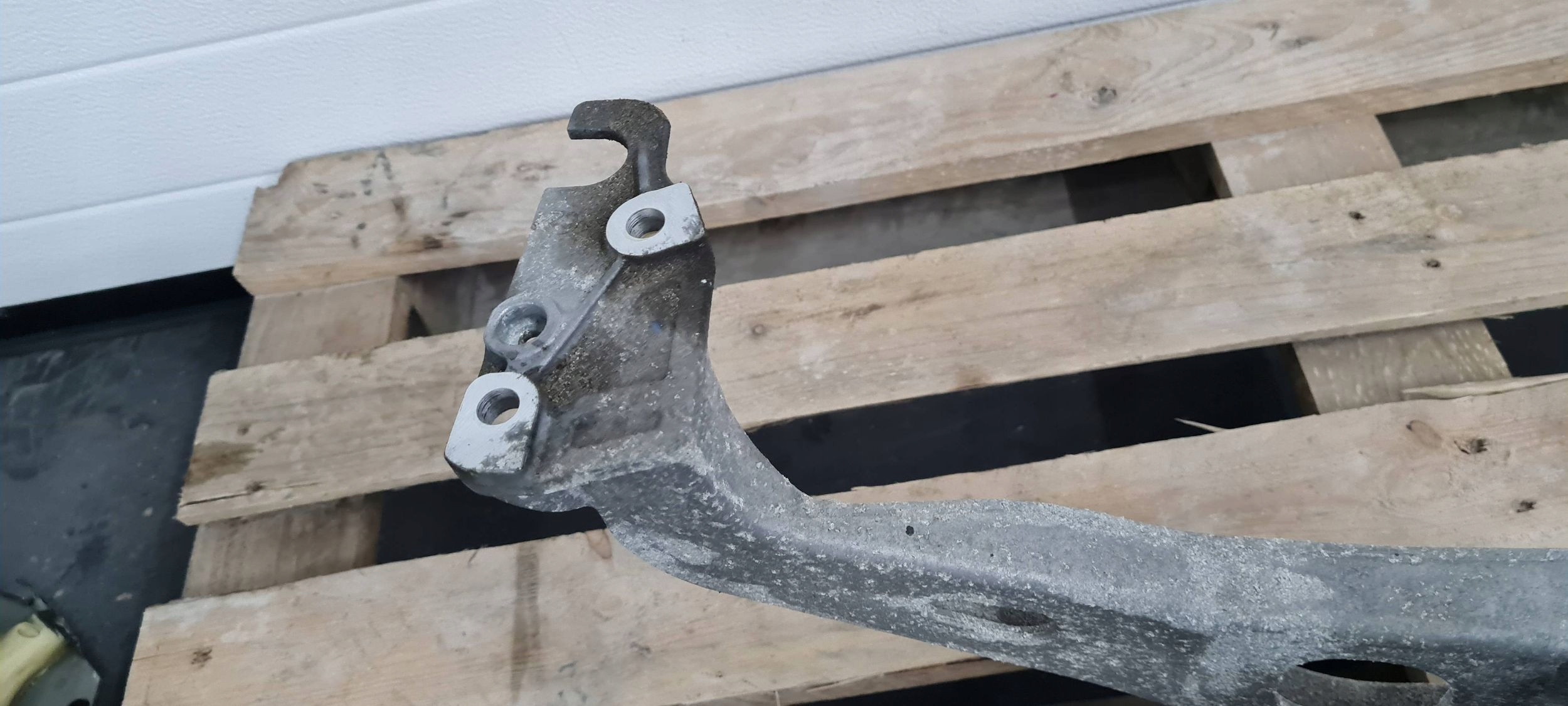 A6 C7 4G engine mount bracket holder 2.0 TDI 8K0199521Q A4 B8 A5
