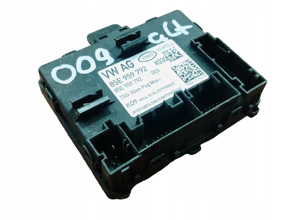 AUDI A4 B8 модуль двери 85E959792