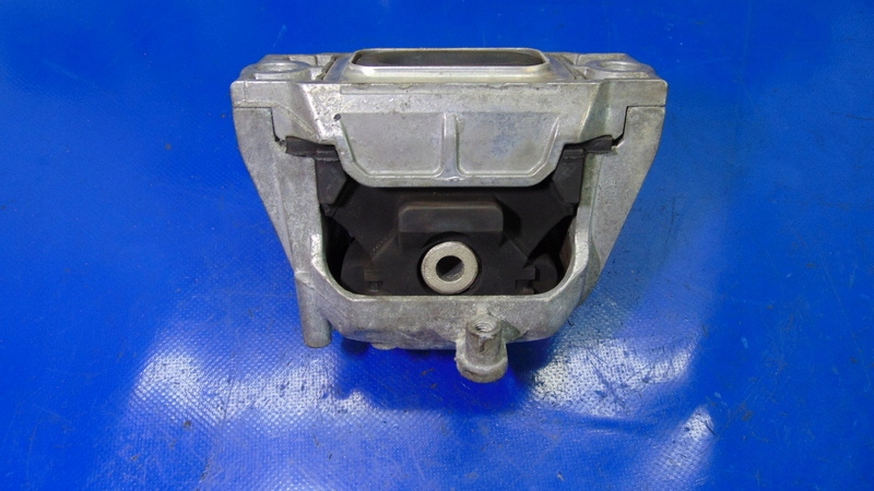 engine mount 2.0TDI GOLF VI PASSAT B6 TIGUAN