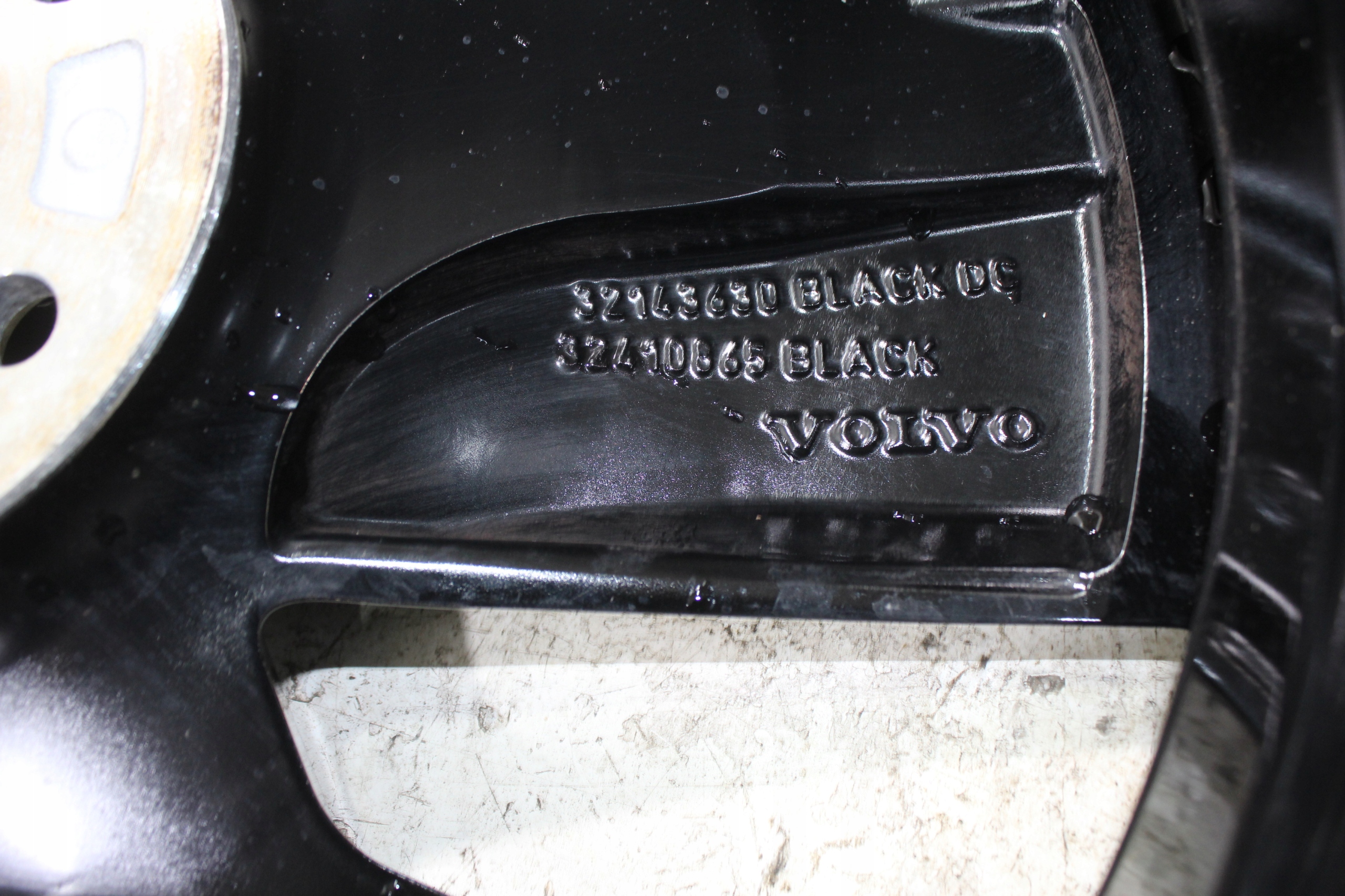 Volvo hliníkový disk 20 32410865 ET 58,5