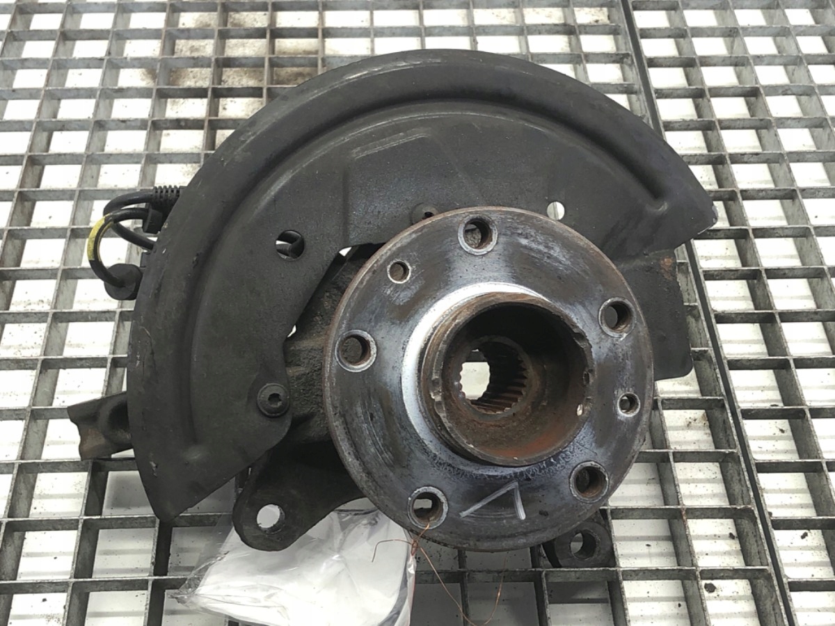 поворотный кулак renault EXPRESS 1.5 95KM