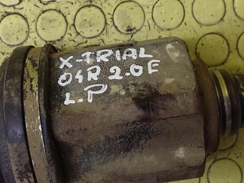 NISSAN X-TRAIL T30 2.0 semi-axis left front