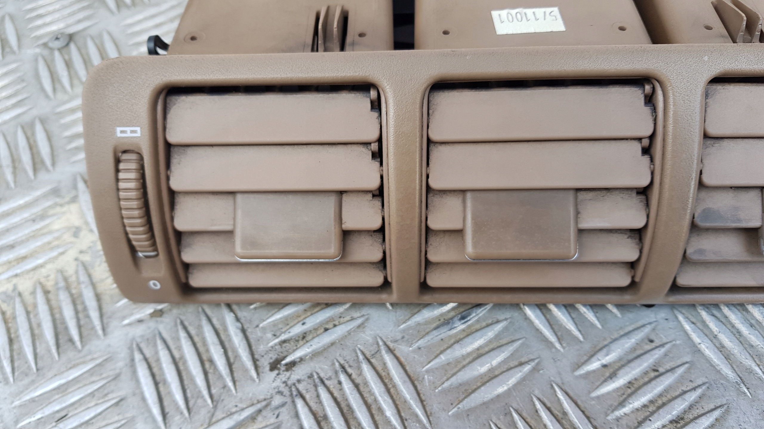 MERCEDES W163 ML grid central a1638300054