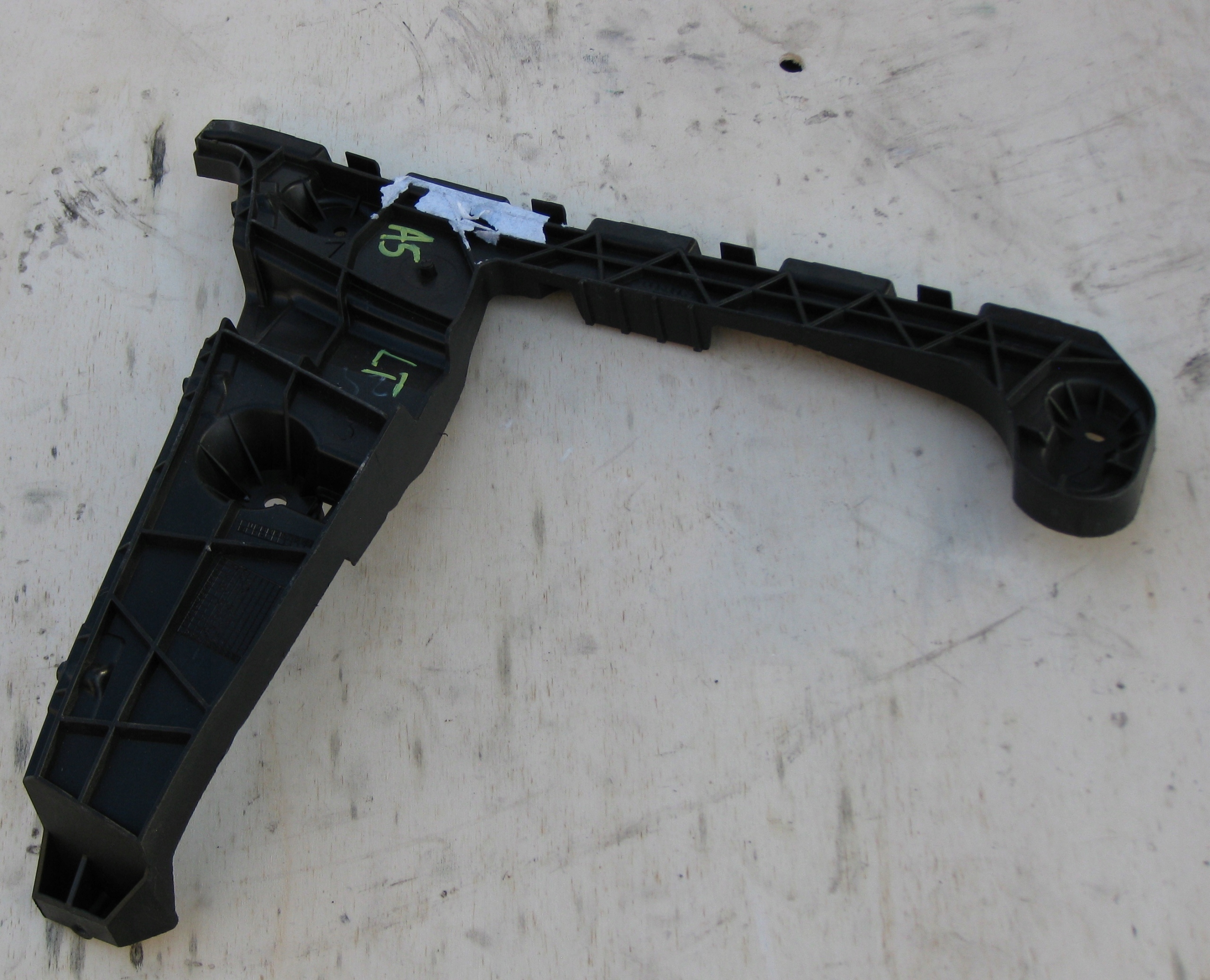 AUDI A5 8W Supporto posteriore Paraurti sinistra 8W6807453