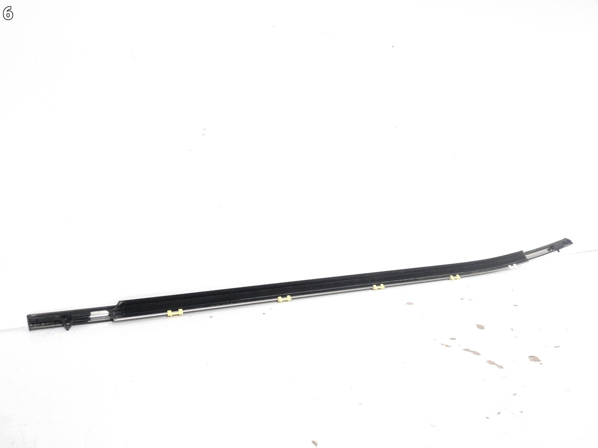 TOYOTA HIGHLANDER IV XU70 19- moulding dust windows door front left ORG