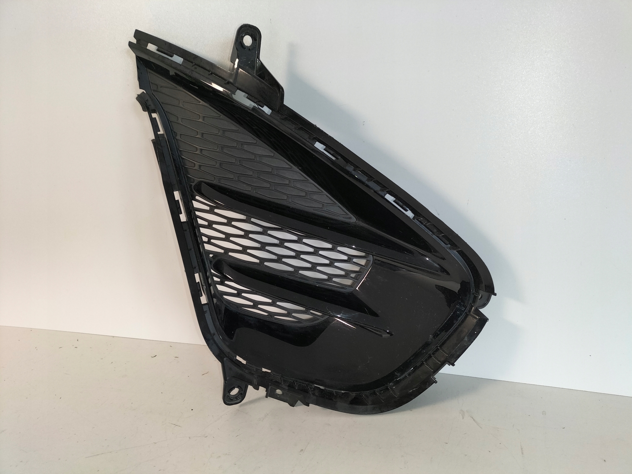 grille grid of a bumper front right KIA CEED 3 III LIFT 21- GT-LINE