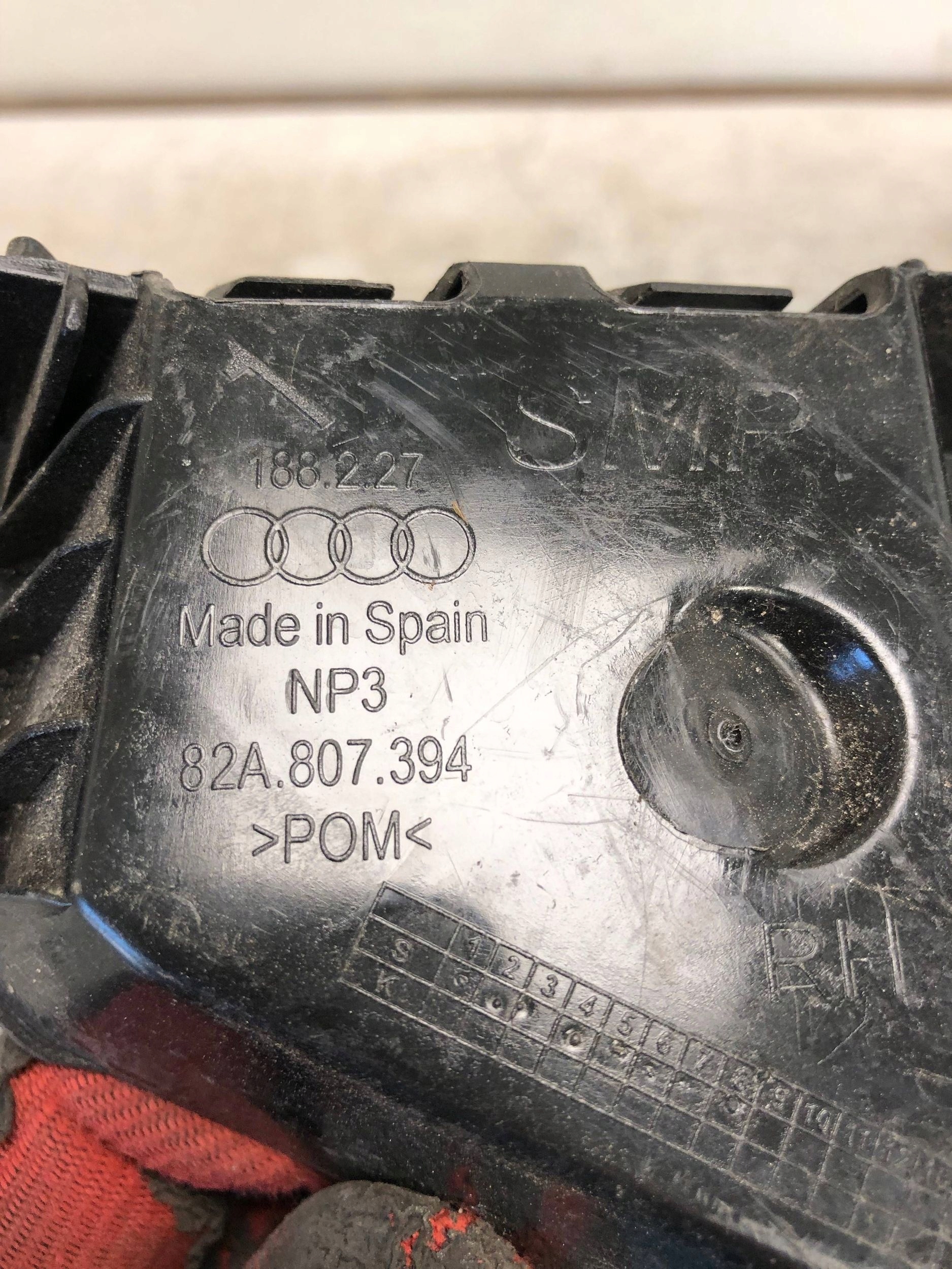 bumper bracket right rear part AUDI A1 82A807394