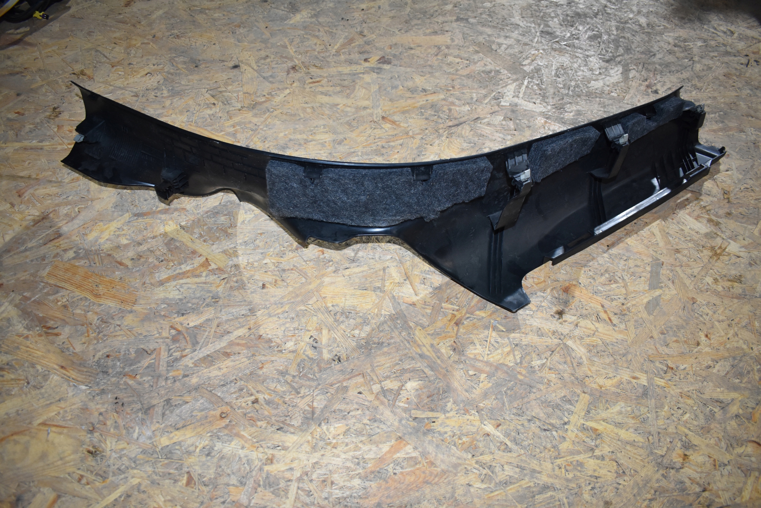 IDEALNA cover SLUPKA rear left AUDI A5 B10 1
