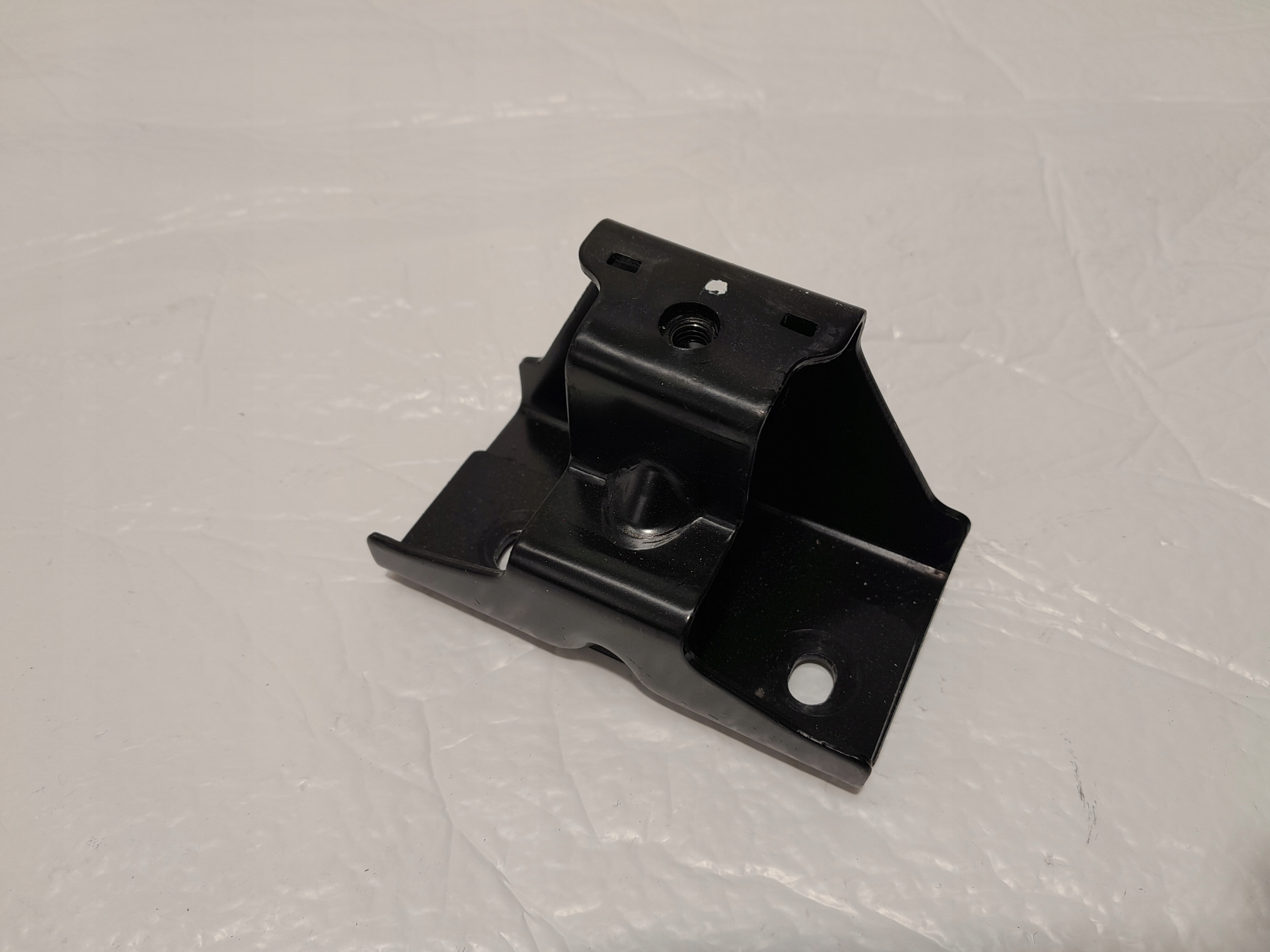 AUDI Q5 80A holder of the floor boot left 80A813985B