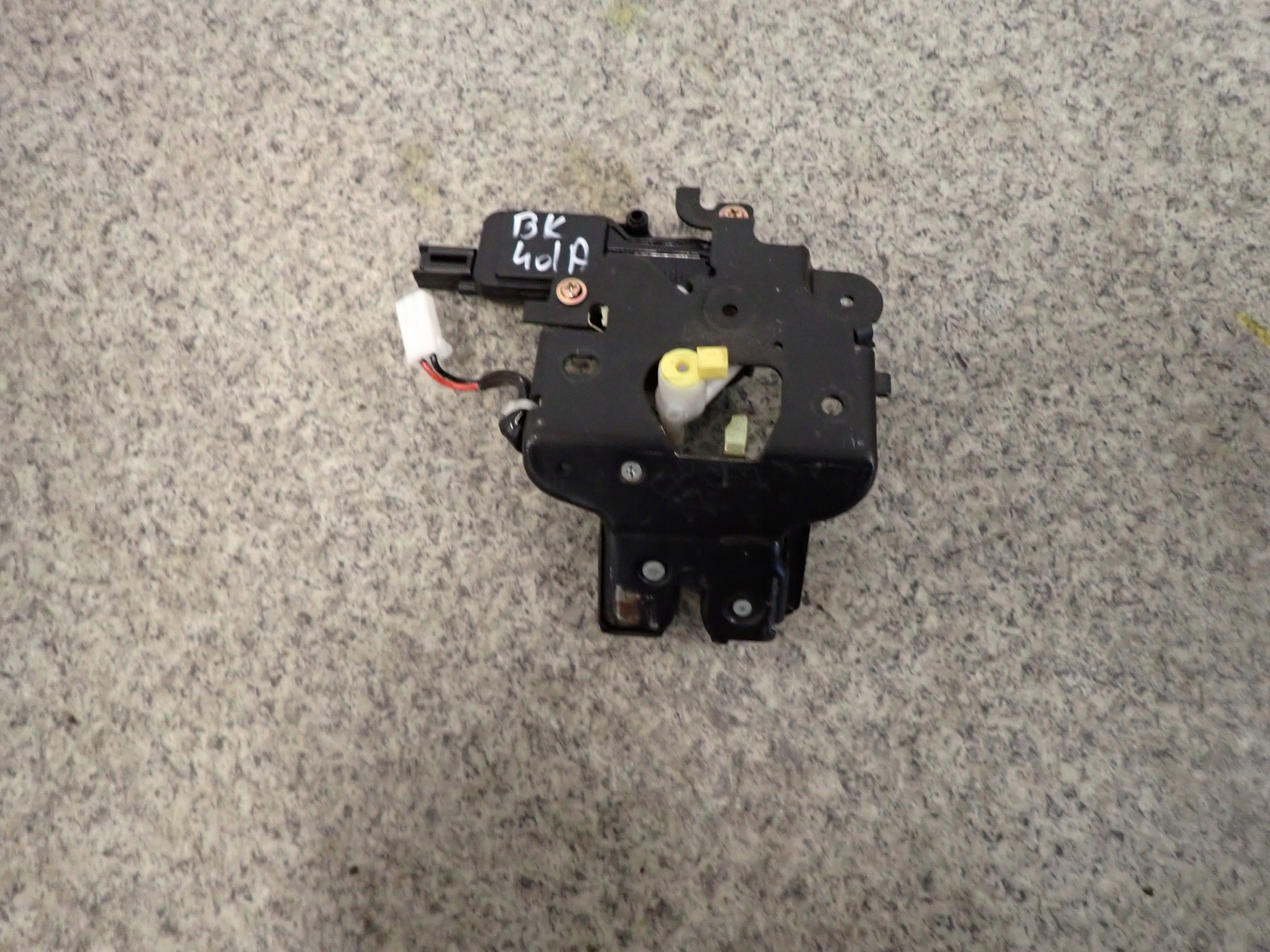 MAZDA 3 MAZDA3 BK 03-08 ЗАМОК ЗАДНЕЙ ДВЕРИ СЕДАН