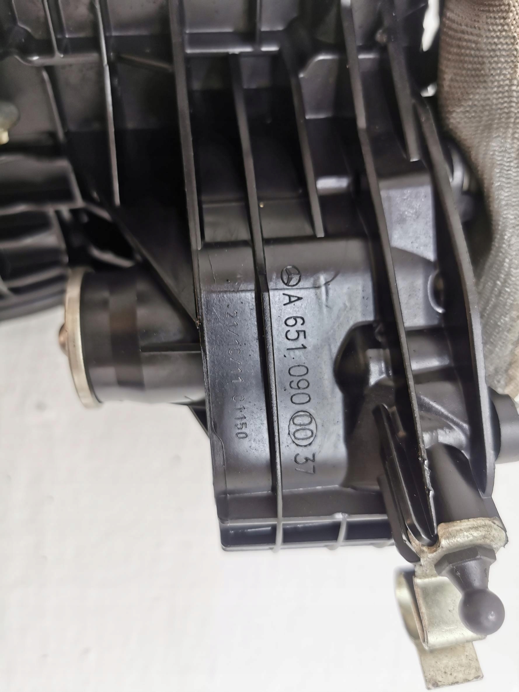 intake manifold MERCEDES E-KLASA W212 A6510900037