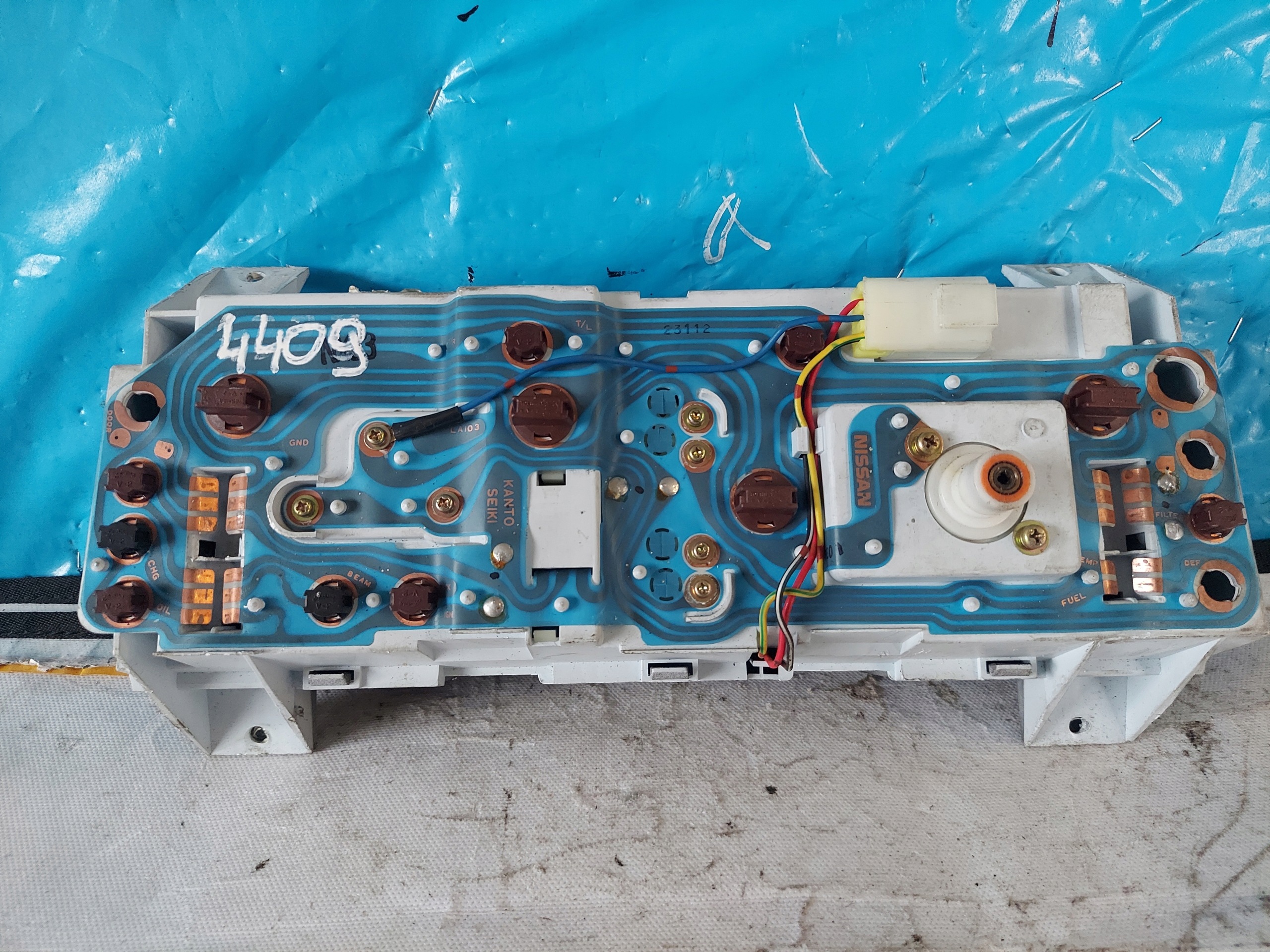 dials clock NISSAN VANETTE 2.4 and 1992R NX4715