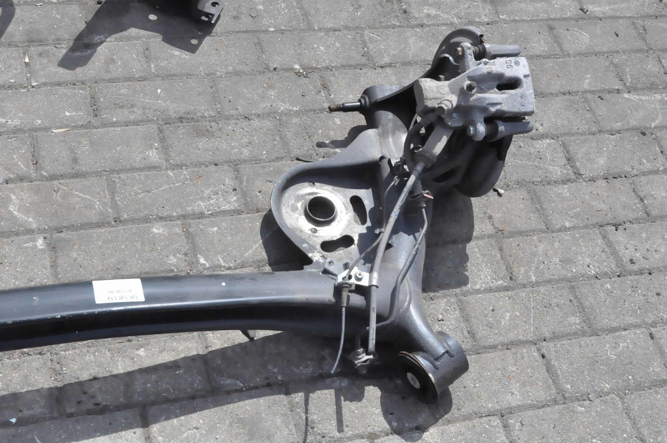 SUZUKI VITARA III 2024r 1.4 16V Hybrid 129KM ZAWIESZENIE BELKA TYŁ 11tys km Producent części Suzuki OE