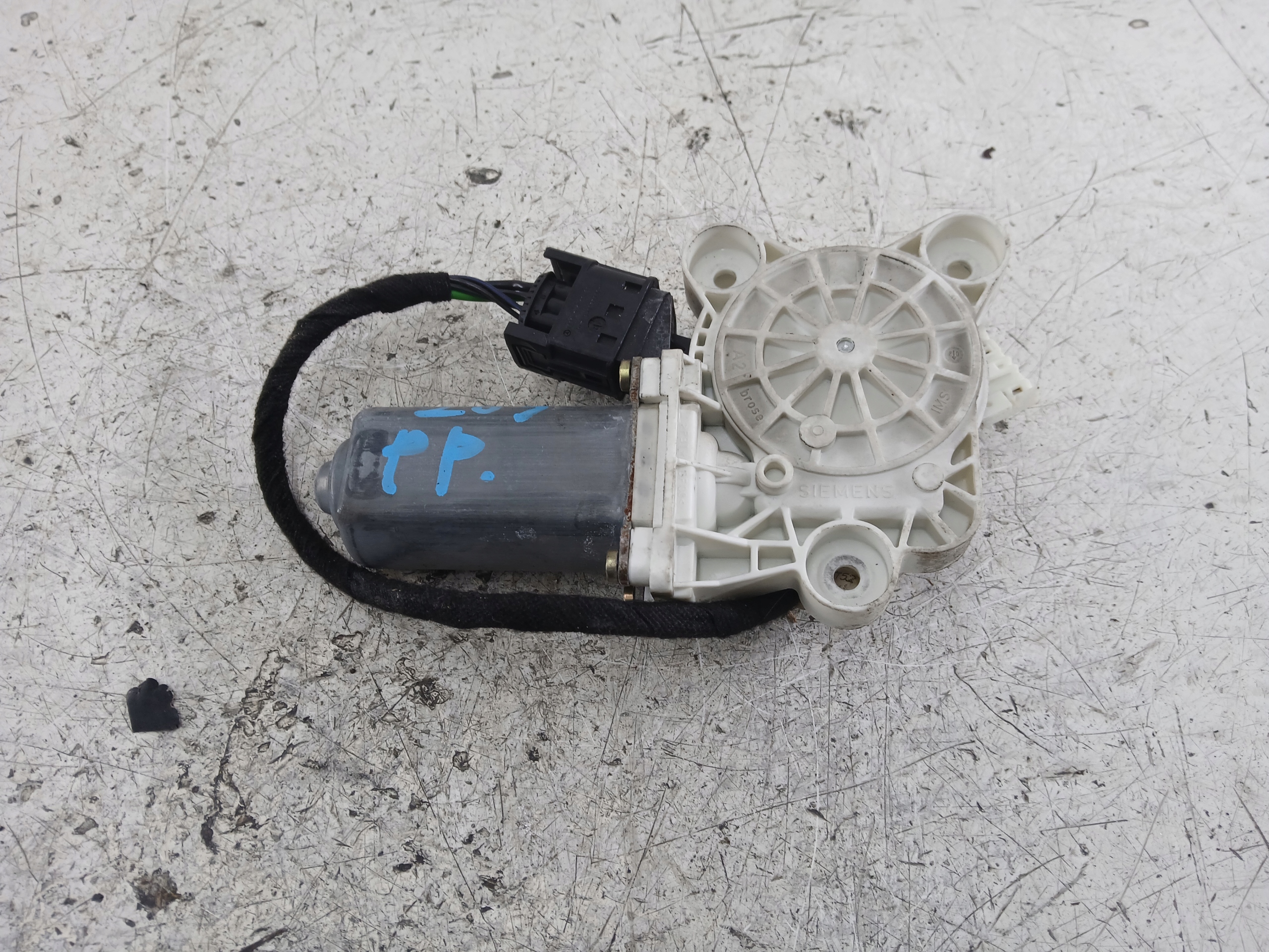 MERCEDES W203 mini motor windows left front A2118201742