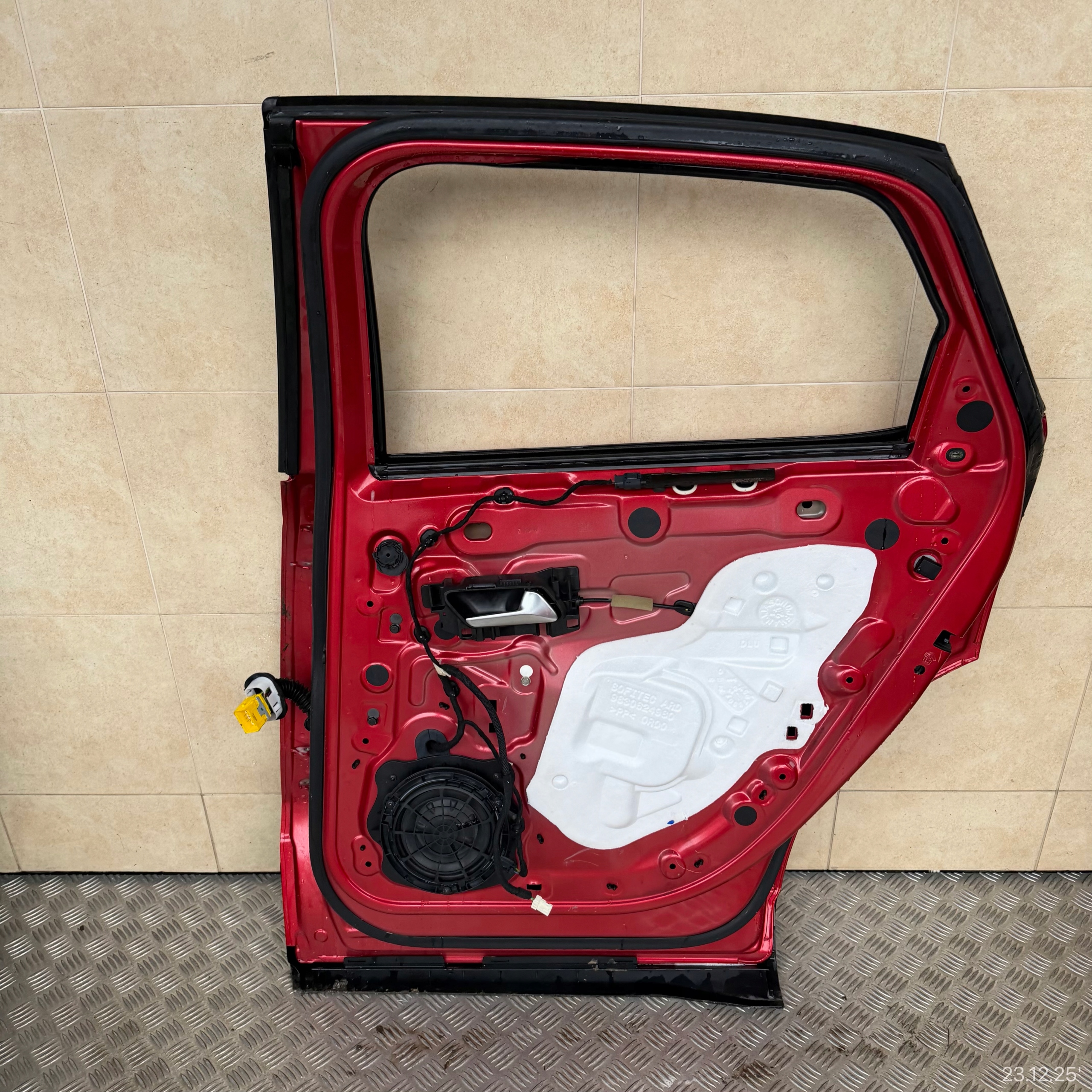 door complete rear. right CITROEN C4 III 2021 ROK does not have windows