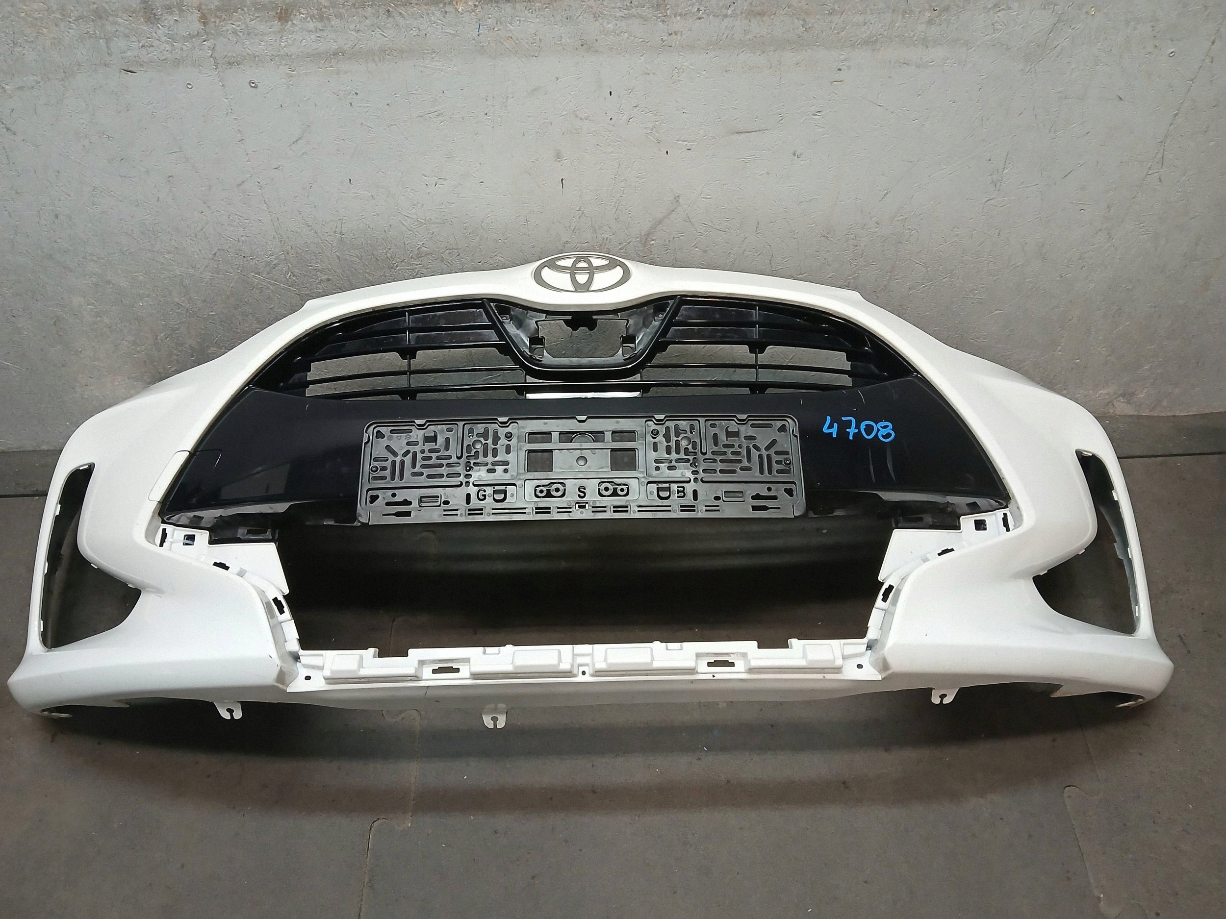 bumper front TOYOTA YARIS IV 4 20