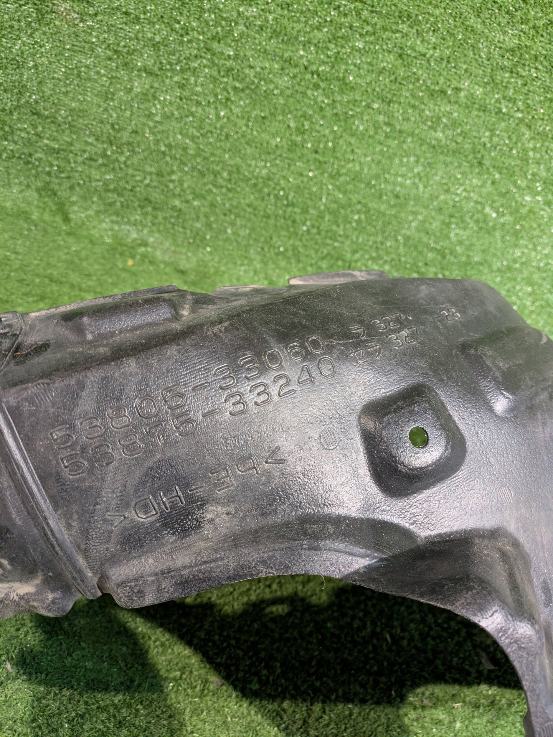 mudguard right front TOYOTA CAMRY VIII NR.140