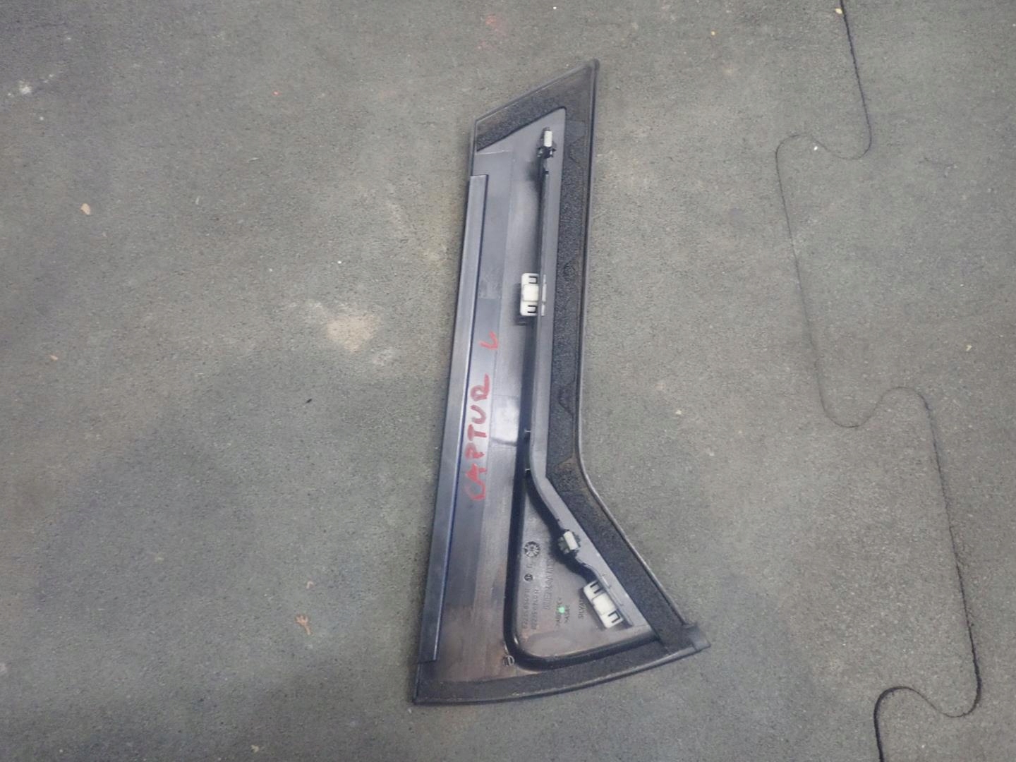 lista fedél ajtó bal far RENAULT CAPTUR 2013