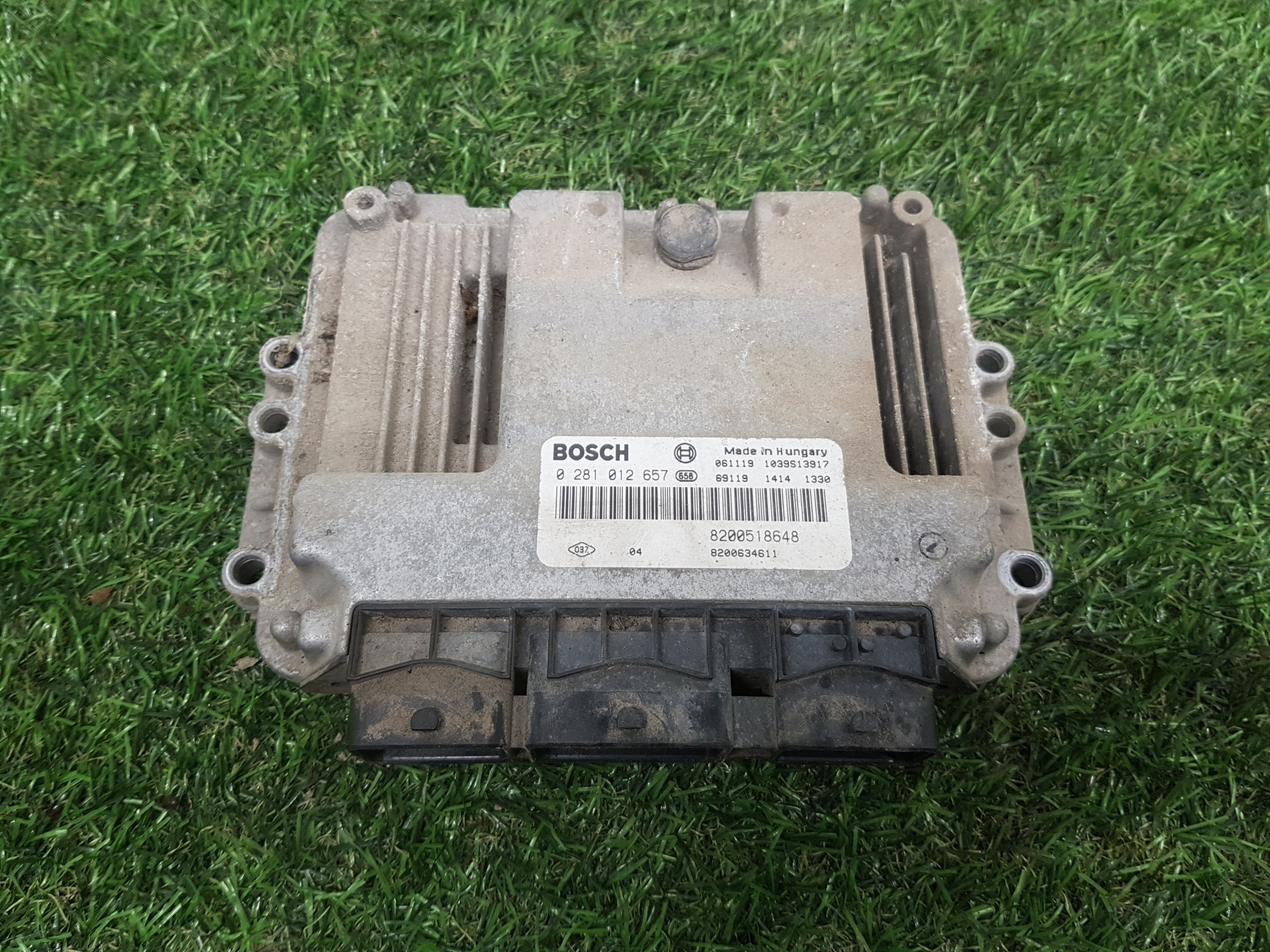 computer of the engine control unit SUZUKI GRAND VITARA II 8200518648