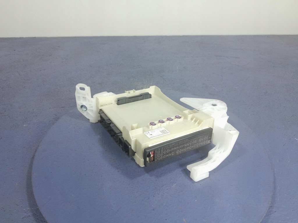 lexus ES VII РЕСТАЙЛИНГ 21- модуль блок предохранителей 82730-33Q30