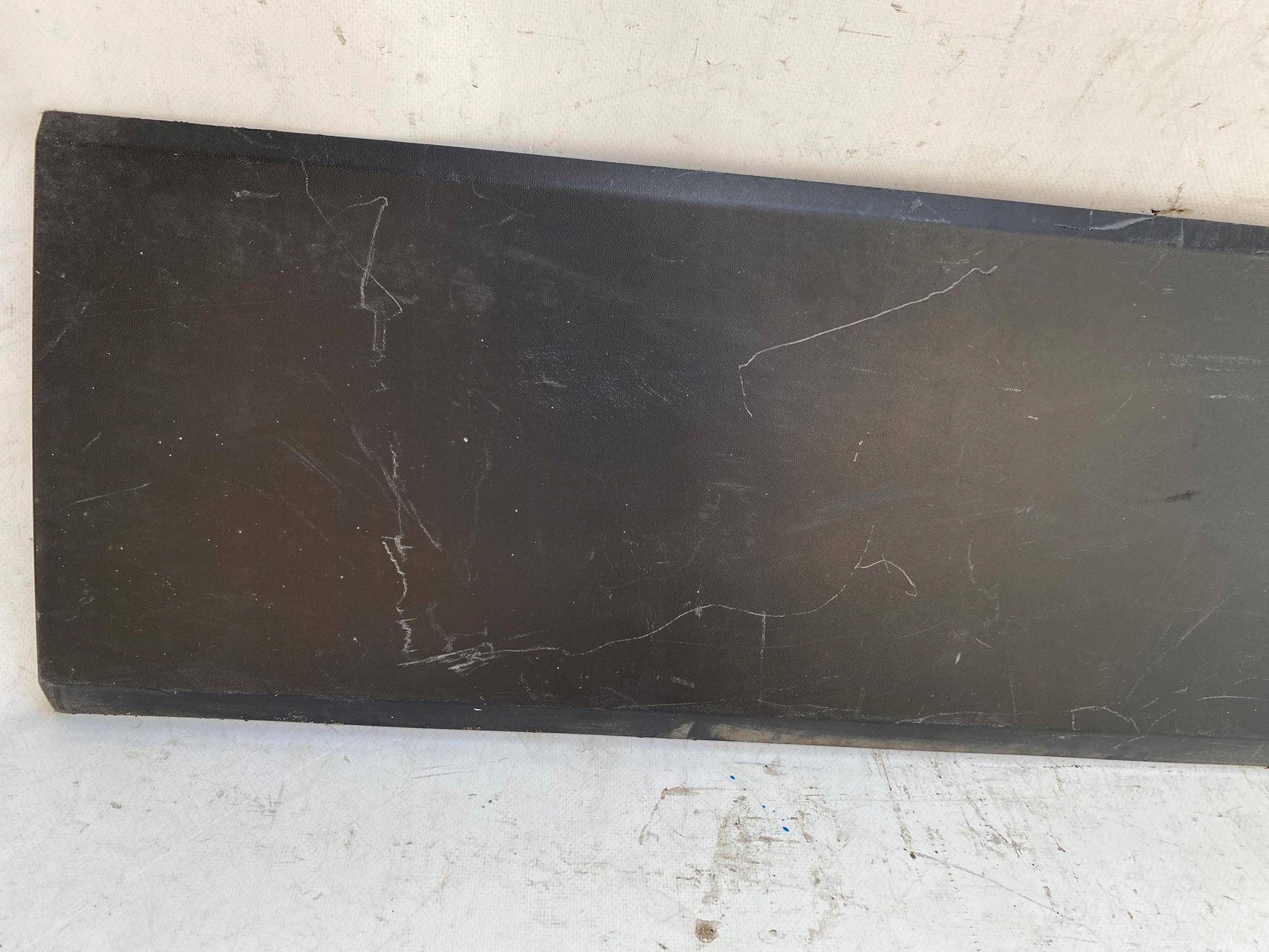 VW CRAFTER II 7C0 MAN TGE 16- moulding side cap left 7C0853517A