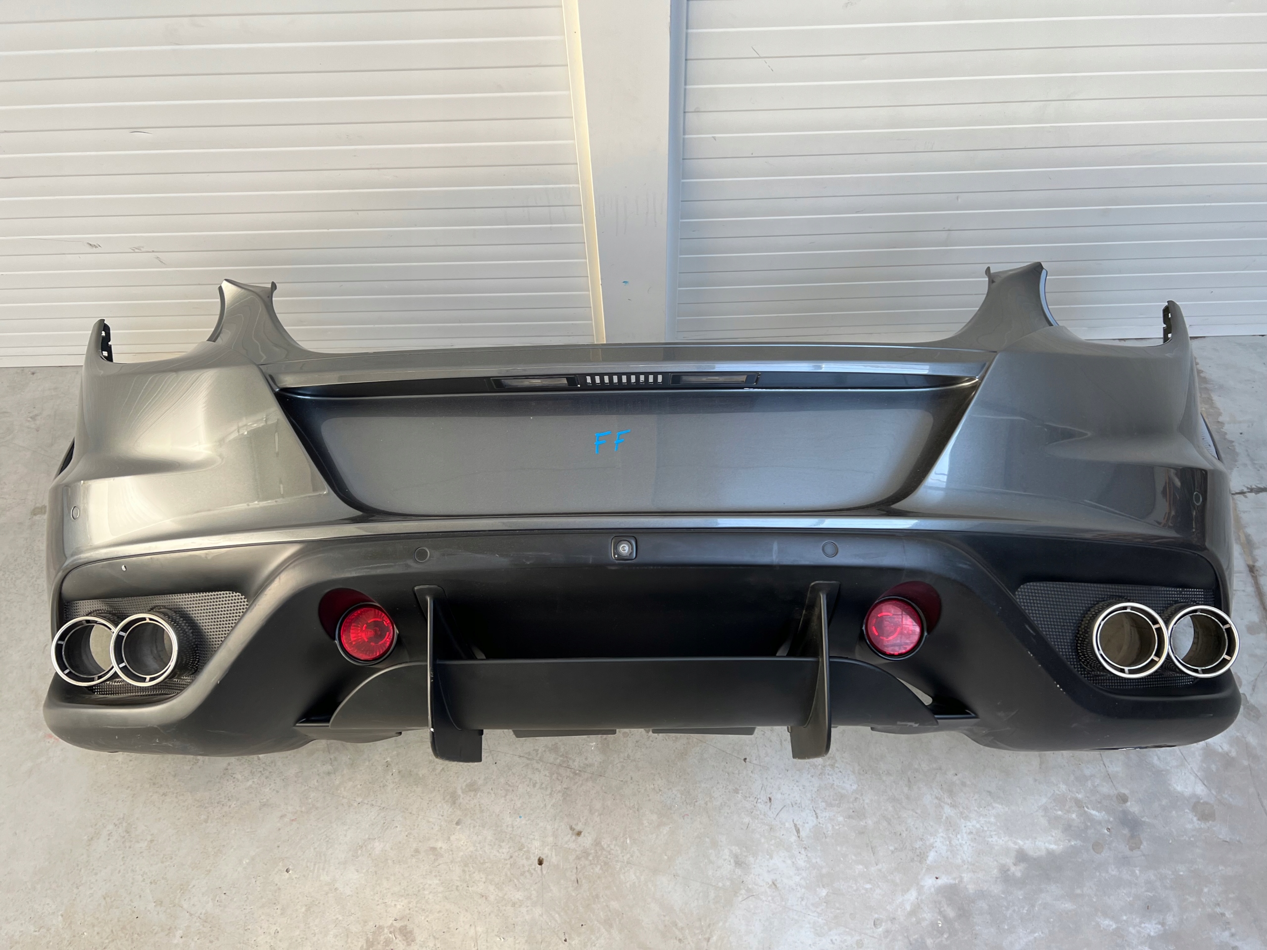 Zderzak tylny Ferrari FF PDC KAMERA
