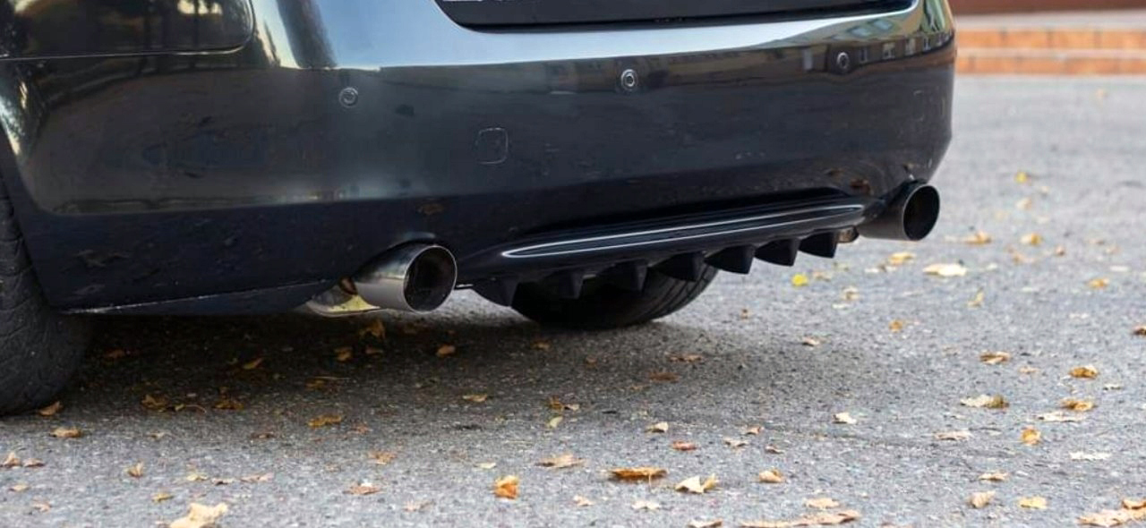 AERODYNAMICZNY DYFUZOR UNIWERSALNA DOKŁADKA TYLNEGO ZDERZAKA LIP SHARK x7 EAN (GTIN) 4048936532451