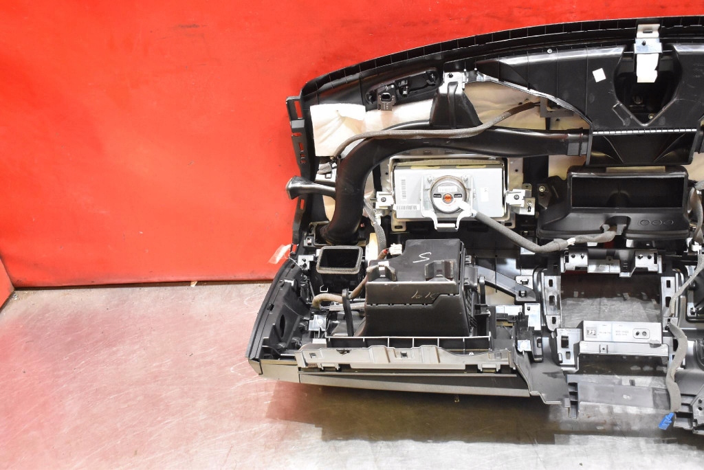 dashboard instrument panel console cockpit airbag EU NISSAN LEAF 2 II ZE1 17-21
