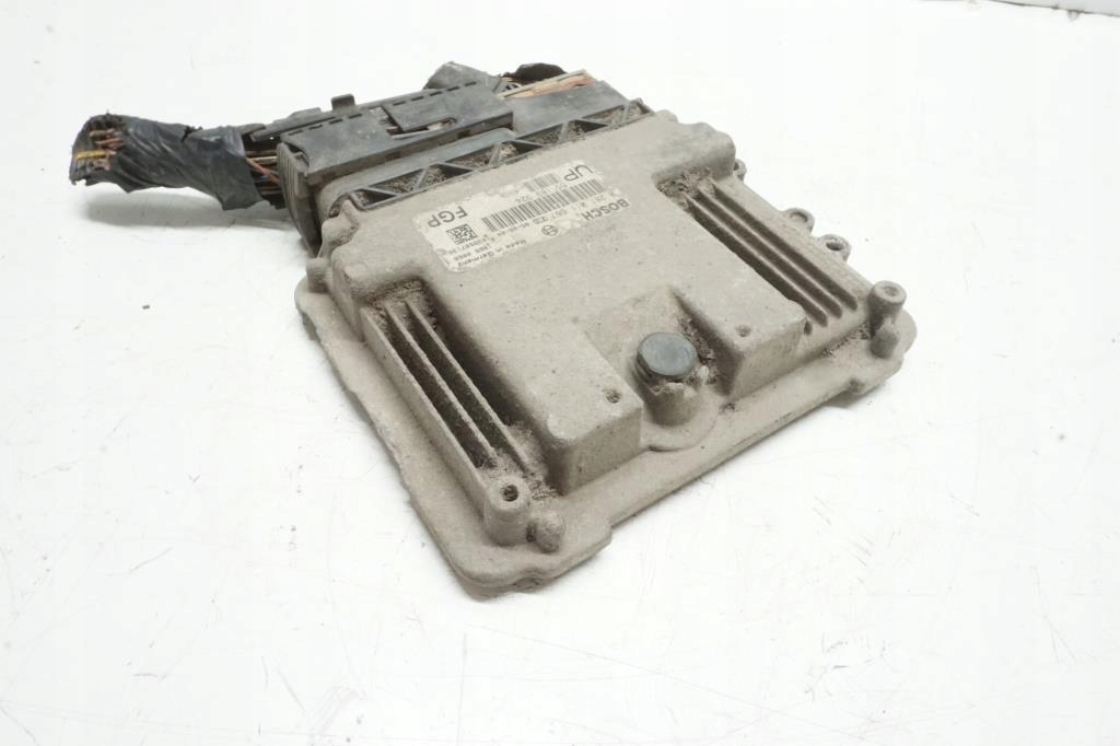 KOMPUTER STEROWNIK MODUł OPEL ASTRA III H 1.9 CDTI Producent części Opel OE