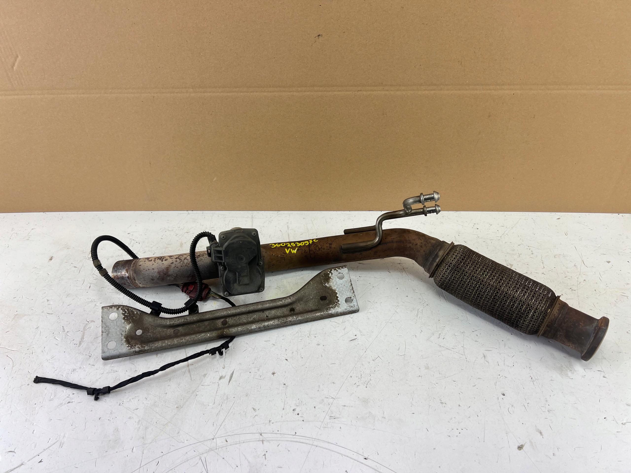 WYDECH SIATKA PLECIONKA VOLKSWAGEN SEAT SKODA 3G0253097C