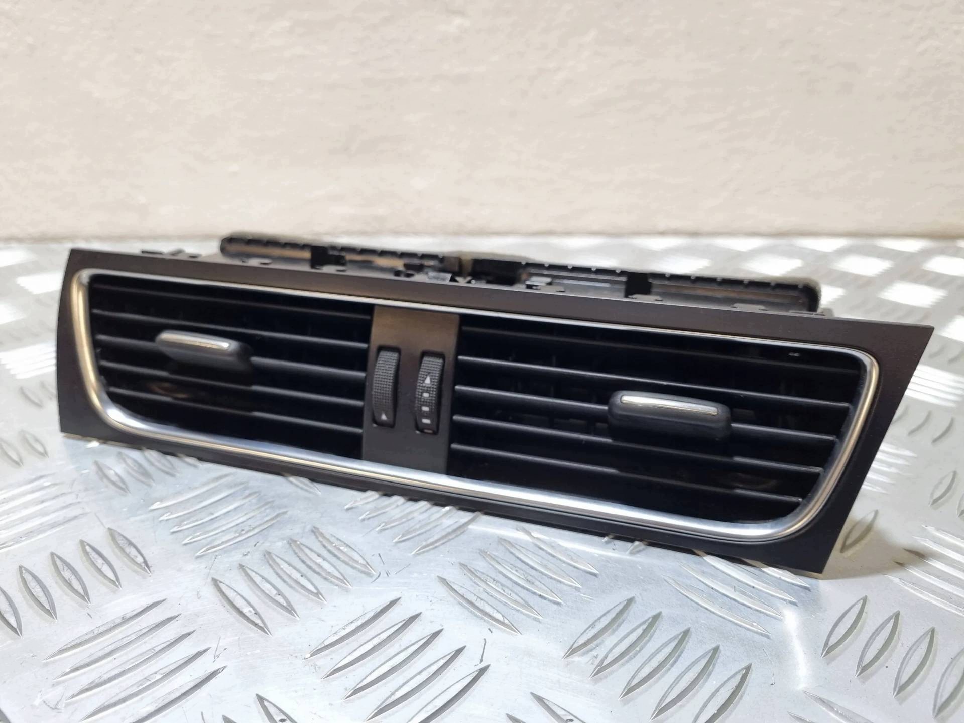 grid air conditioning devices central Audi A5 8T 2008 8T2820951B